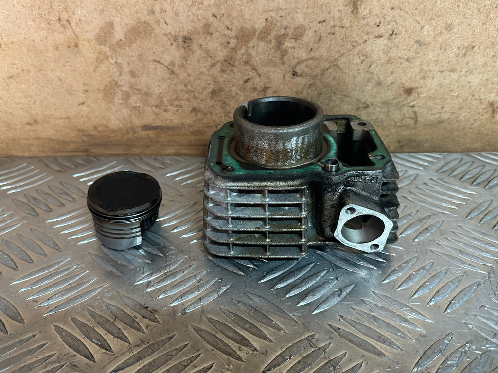 Honda CBF125 Engine Cylinder Barrel & Piston Top End 2012