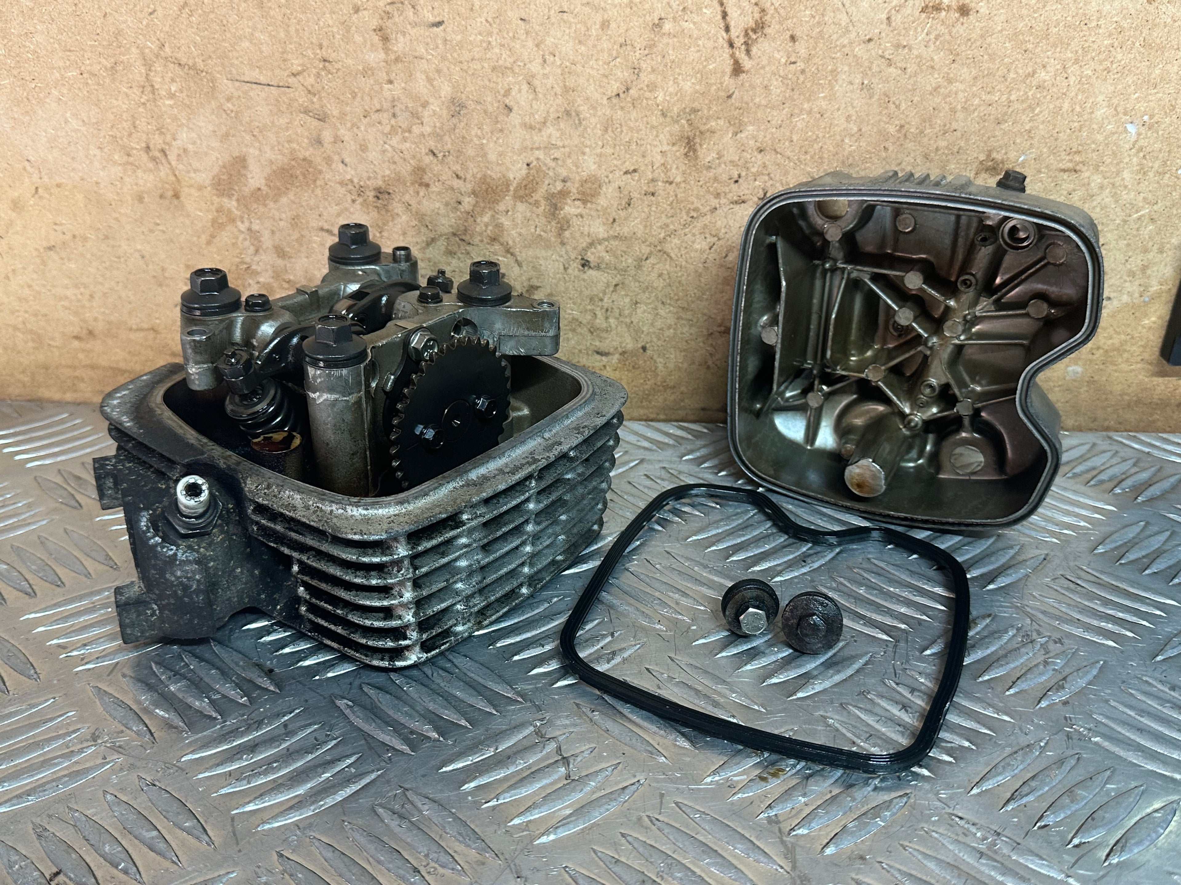 Honda CBF125 Engine Cylinder Head Complete With Valves & Cam 2012