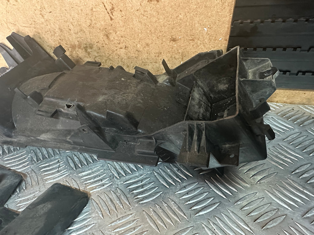 Kawasaki ZX600 Battery Tray Rear Undertray Fender F2 1996 Ninja ZX6R