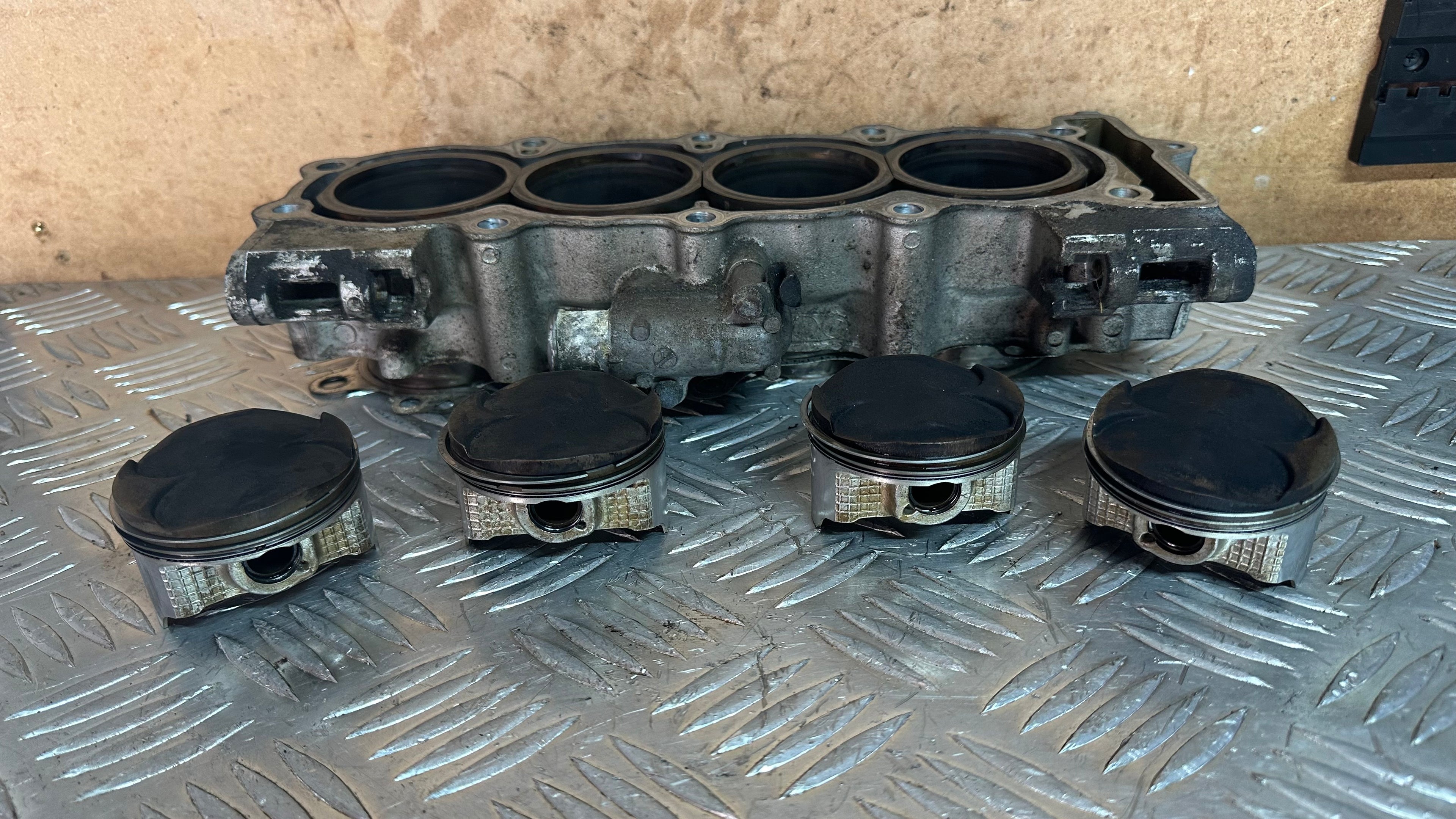 Kawasaki ZX600 Engine Cylinder Barrel With Pistons Used F2 1996 Ninja ZX6R