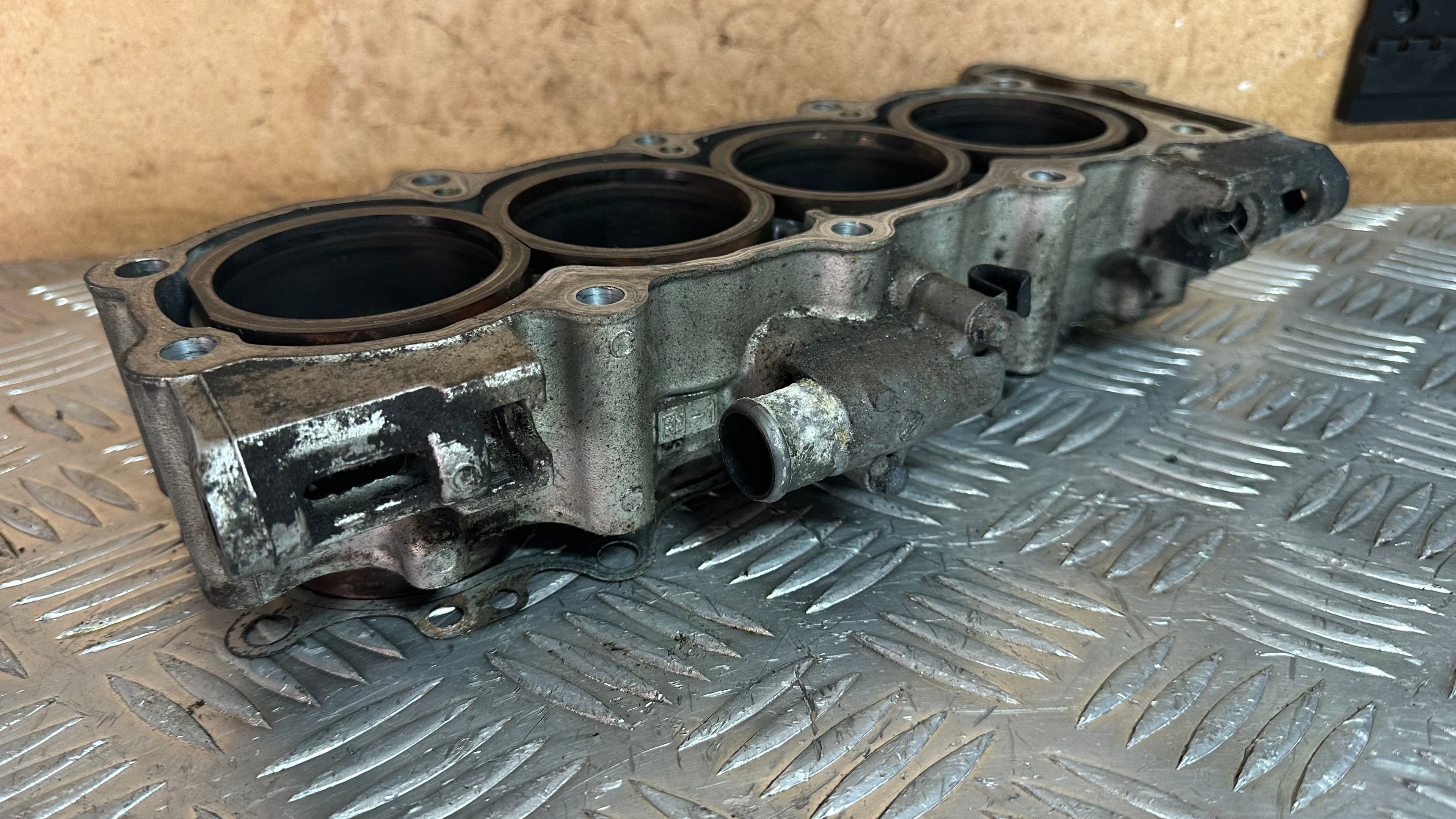 Kawasaki ZX600 Engine Cylinder Barrel With Pistons Used F2 1996 Ninja ZX6R