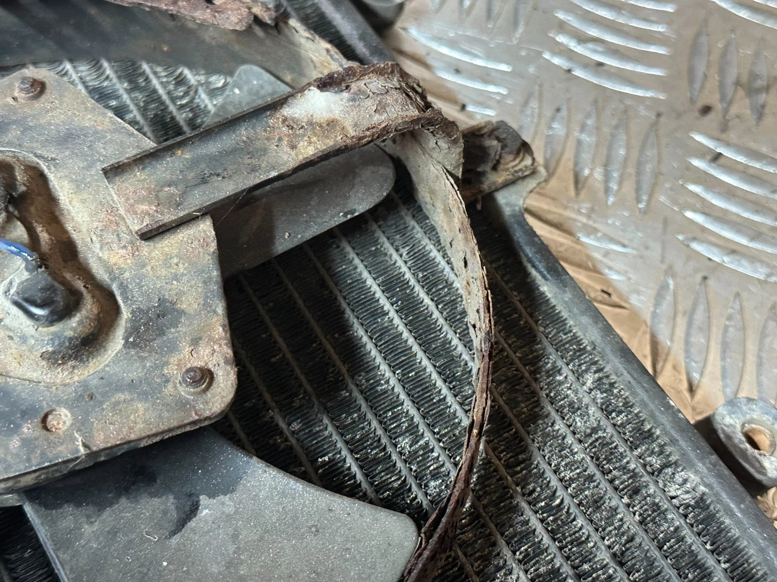 Kawasaki ZX600 Radiator & Fan Rad 1996 ZX6R Ninja ZX600R