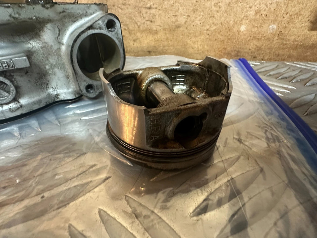 Honda CBR125R Engine Cylinder Barrel & Piston VGC Carb Model CBR125 2005 CBR 125