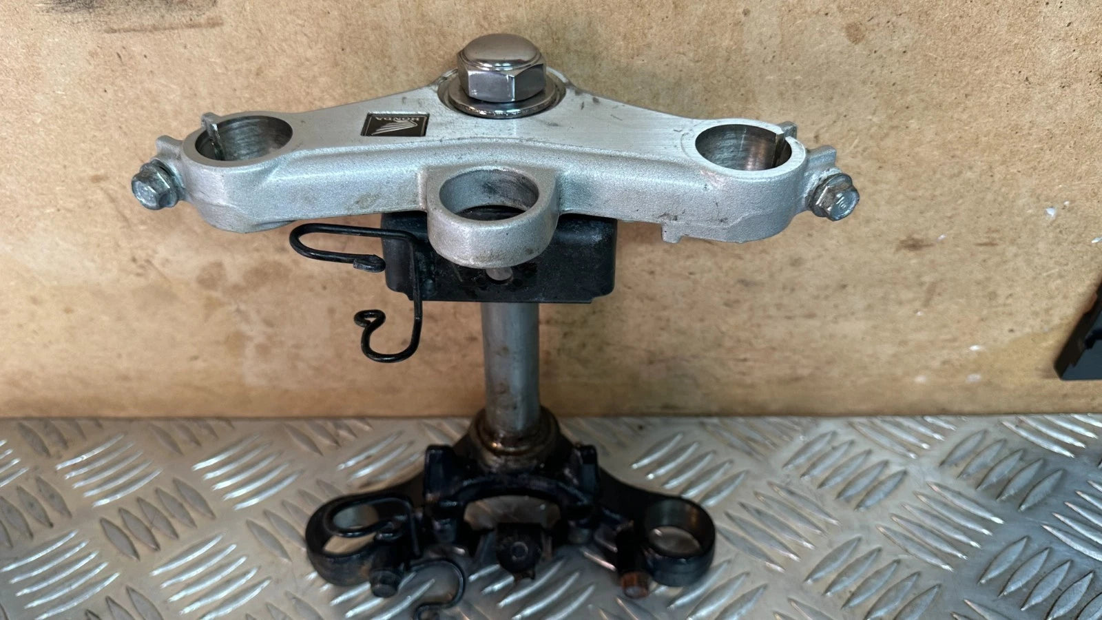 Honda CBR125R Yokes Fork Triple Clamps Top & Bottom Yoke Carb Model 2005 CBR 125