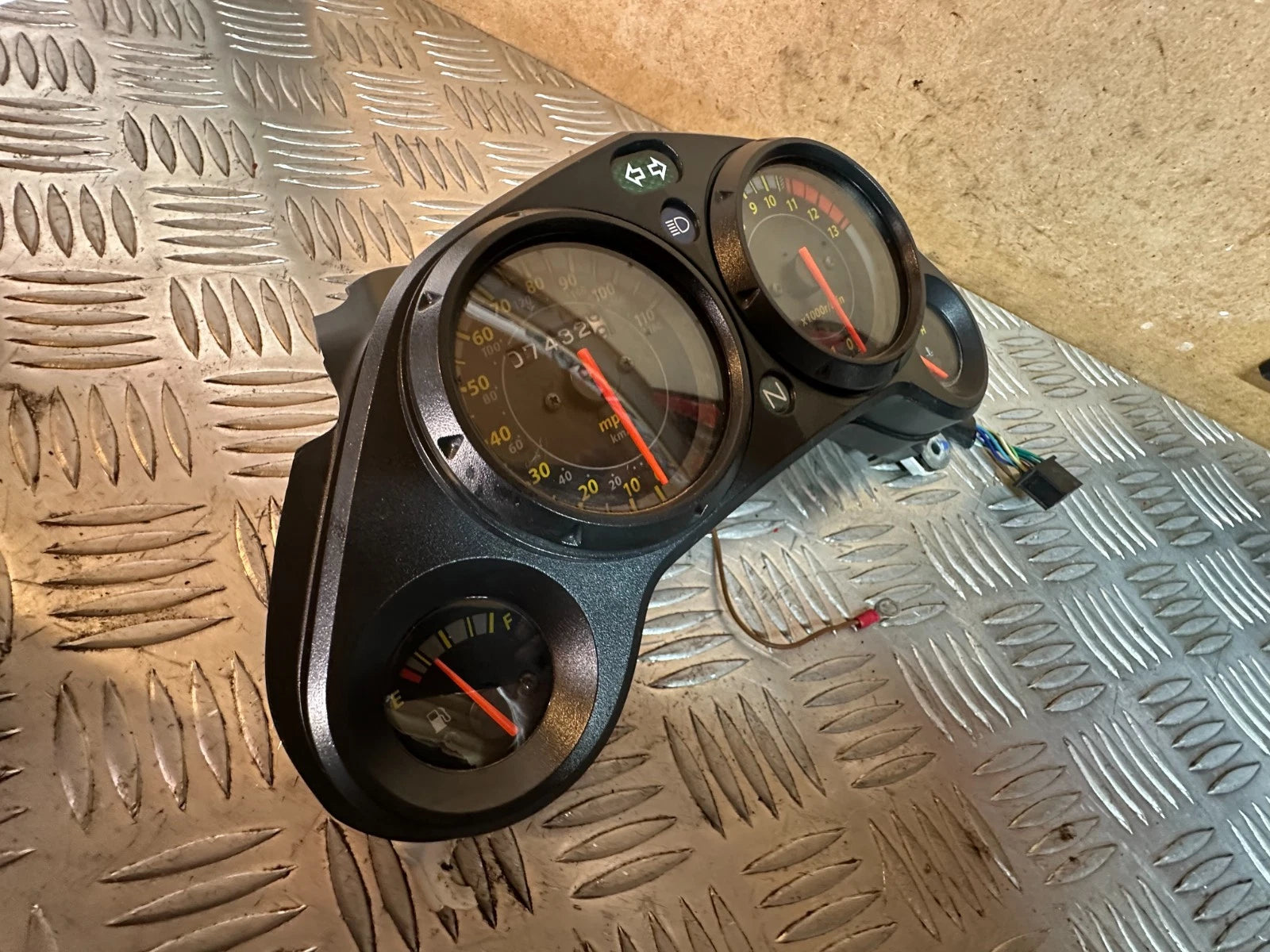 Honda CBR125R Clocks Dash Speedo Tacho 2005 CBR 125