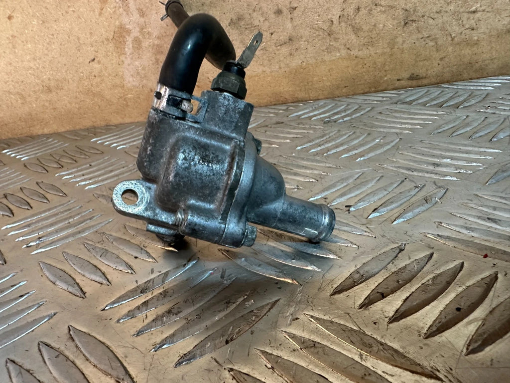 Honda CBR125R Coolant Thermostat Housing With Pipe 2005 CBR 125