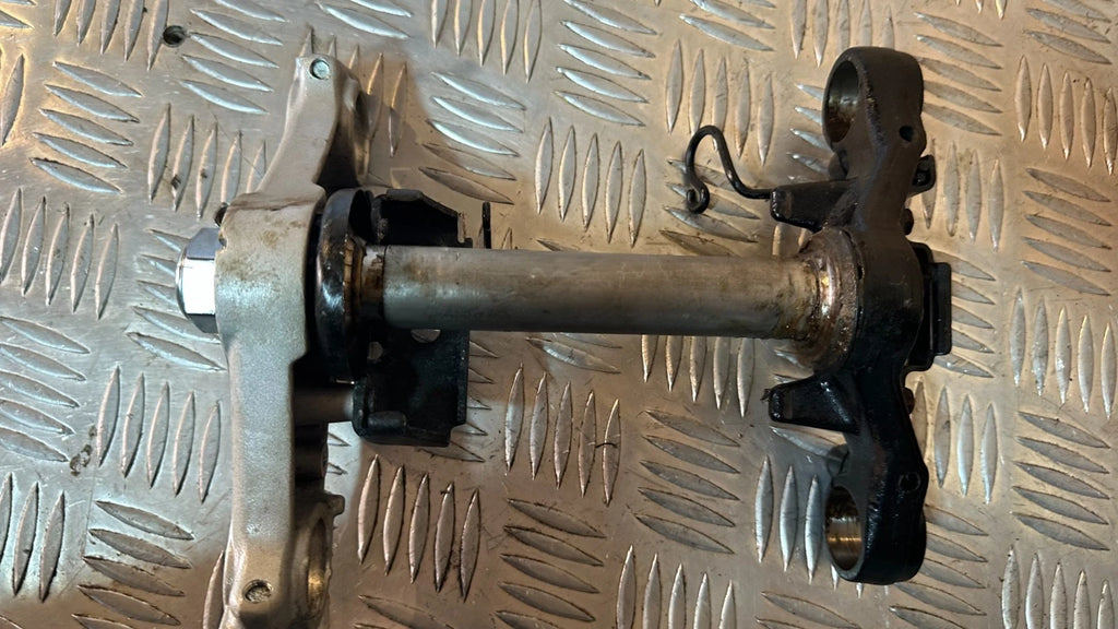 Honda CBR125R Yokes Fork Triple Clamps Top & Bottom Yoke Carb Model 2005 CBR 125