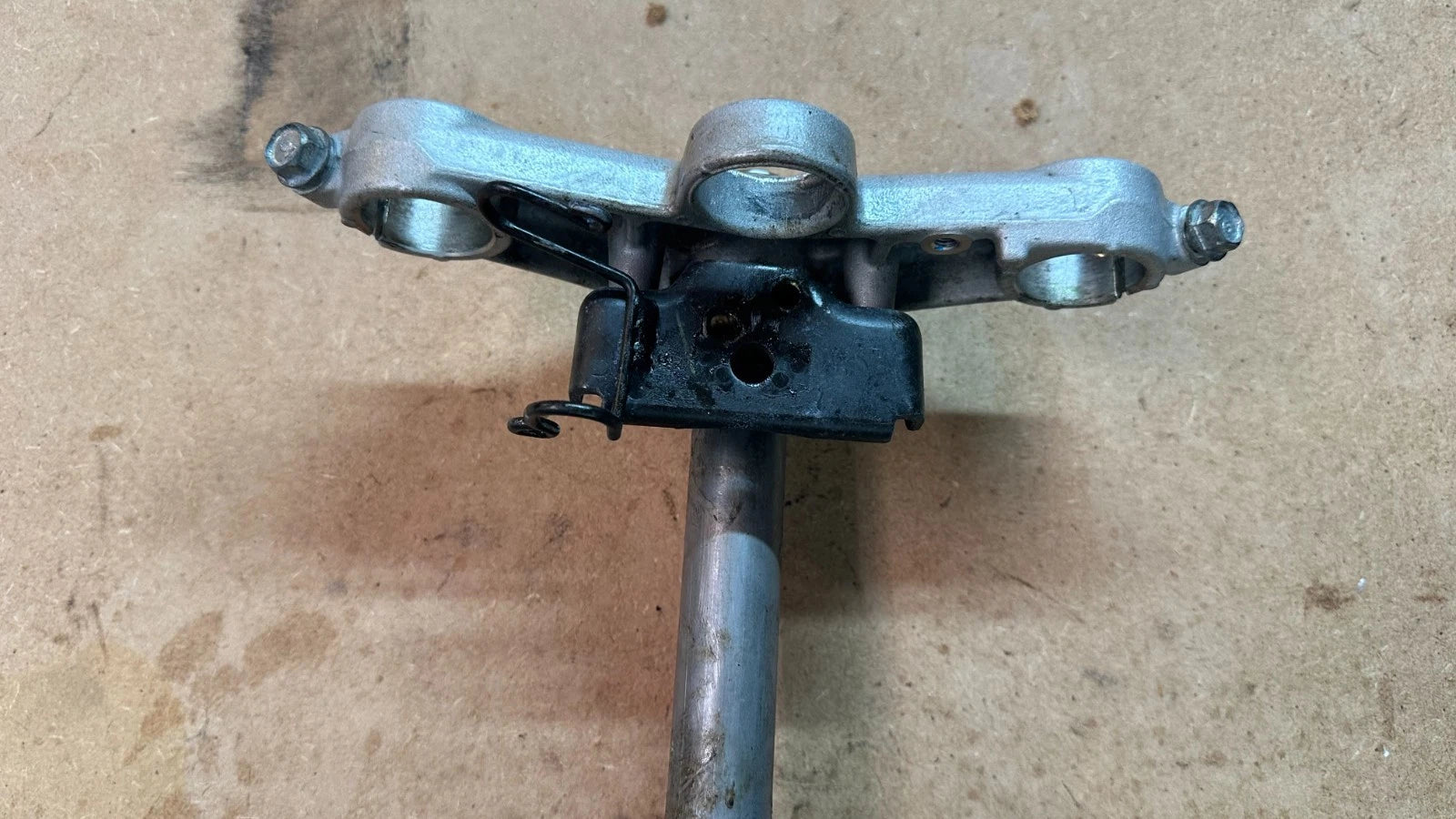 Honda CBR125R Yokes Fork Triple Clamps Top & Bottom Yoke Carb Model 2005 CBR 125