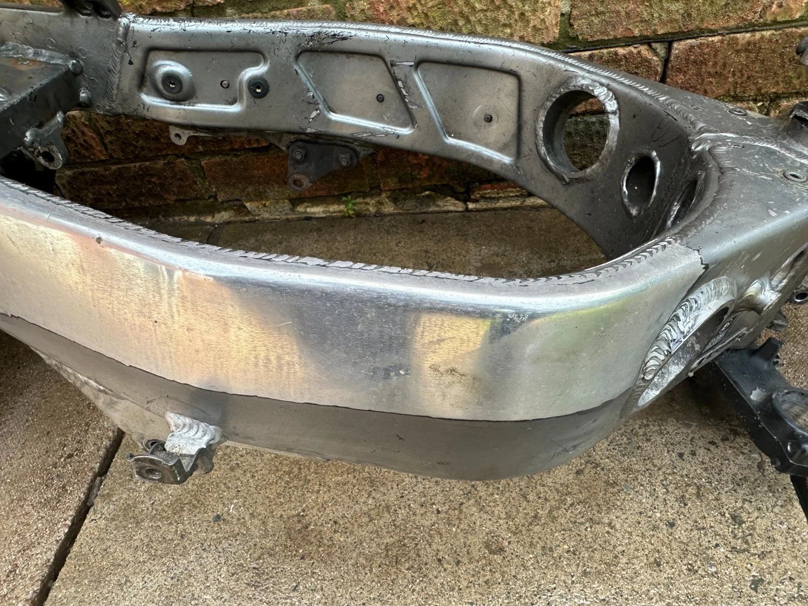 Kawasaki ZX600 Main Frame Chassis + Swing Arm + Yokes + V5 Logbook ZXR ZX600R