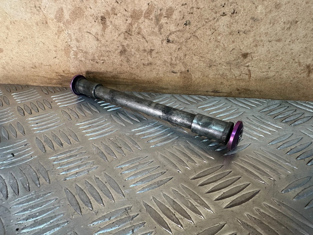 Kawasaki ZX600 Front Wheel Spindle Axle Bolt ZX6 ZXR 1996 ZX600R
