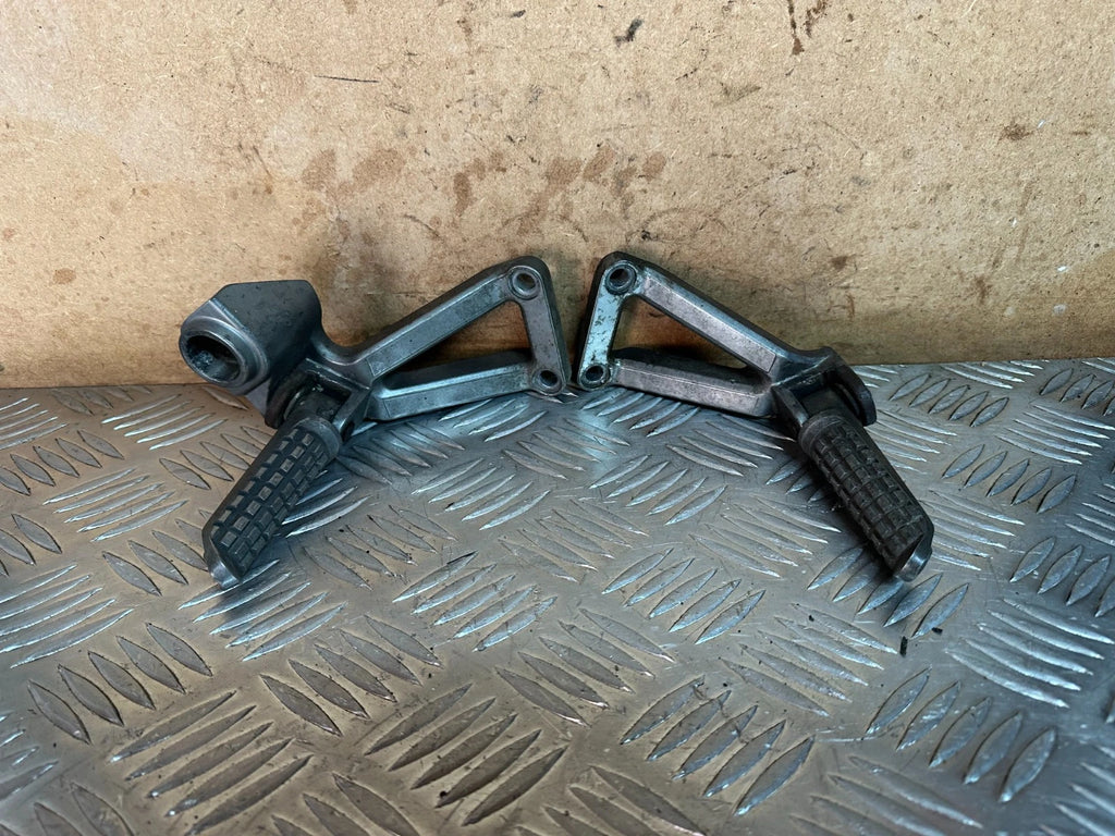 Kawasaki ZX600 Passenger Foot Rests Pillion Rest Hangers ZX6 ZXR 1996 ZX600R