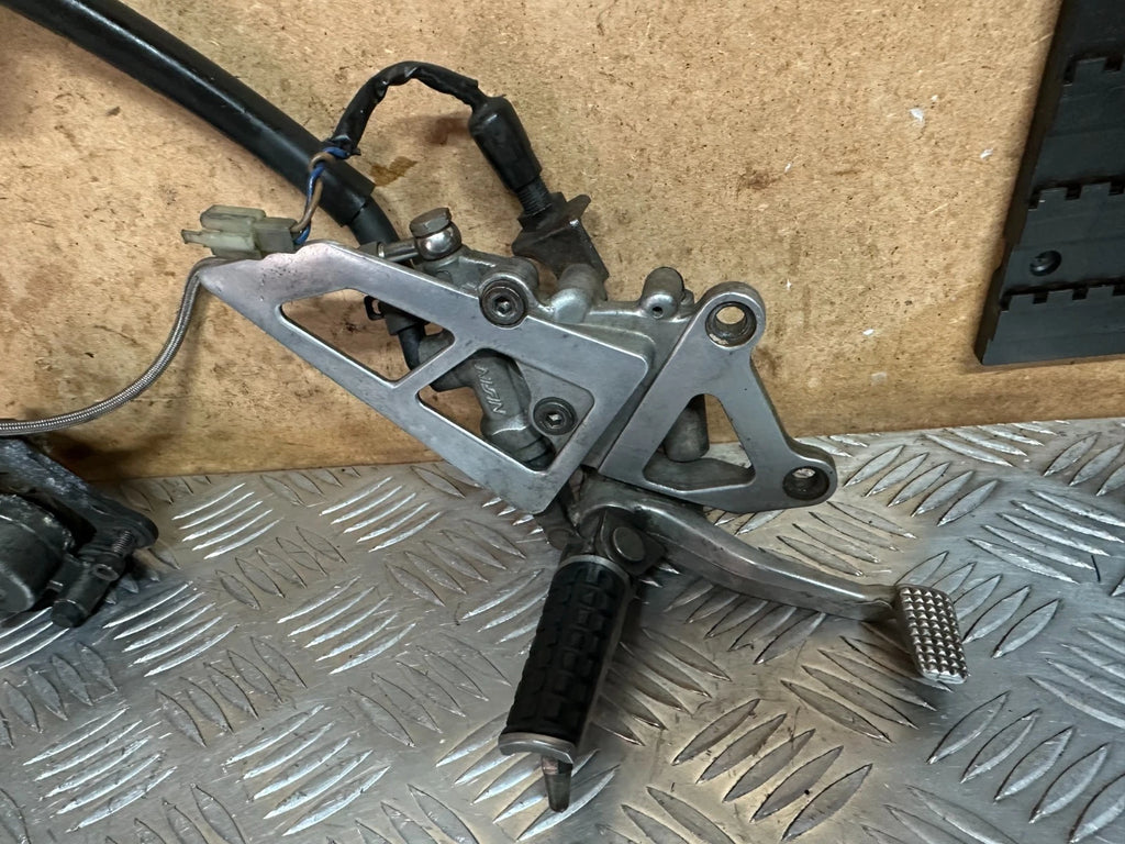 Kawasaki ZX600 Rear Brake Complete Master + Caliper + Foot Rest Hanger 1996 ZX6R