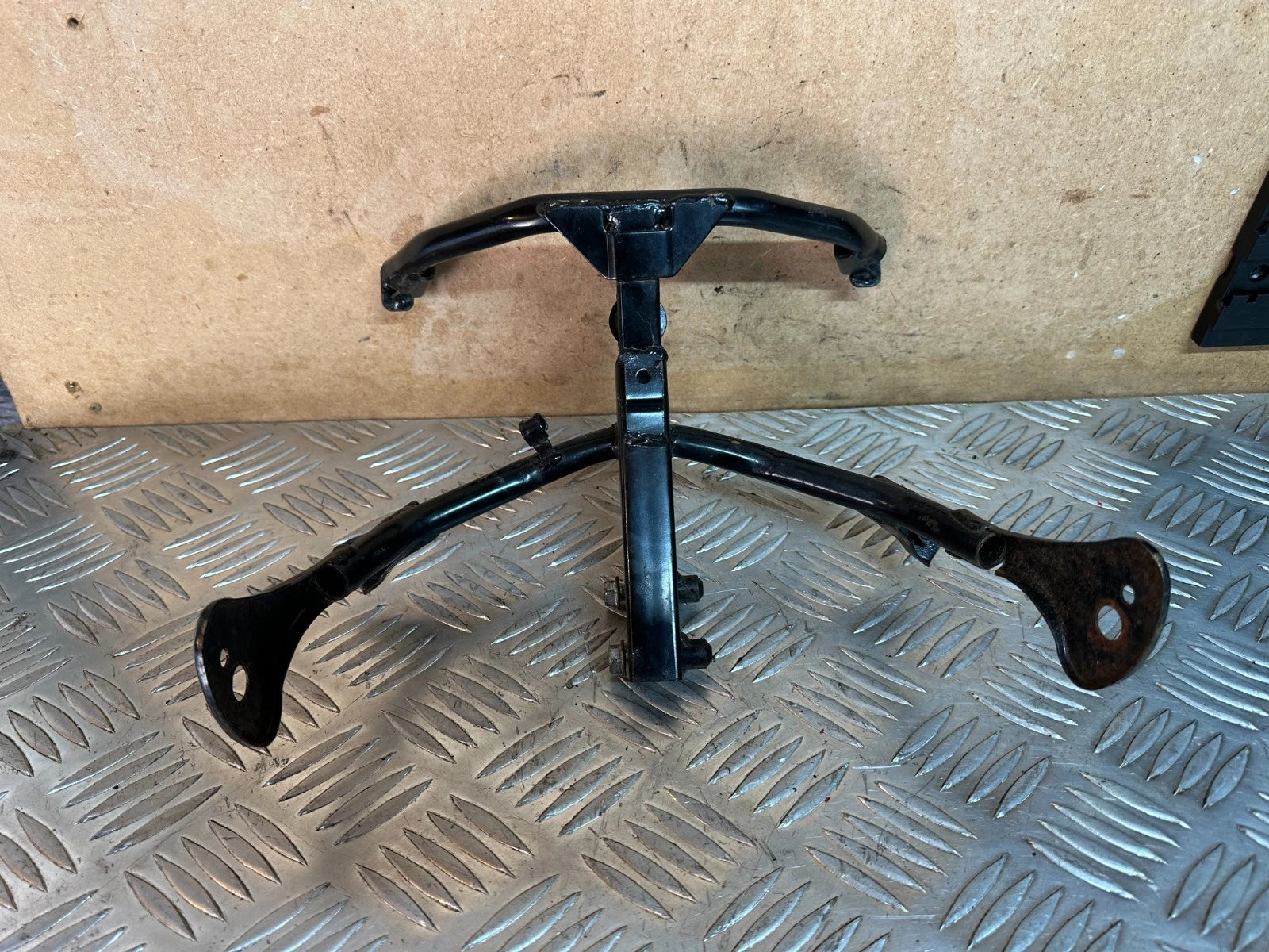 Honda CBR125R Clock Nose Cone Light Speedo Front Sub Bracket 2005 CBR 125