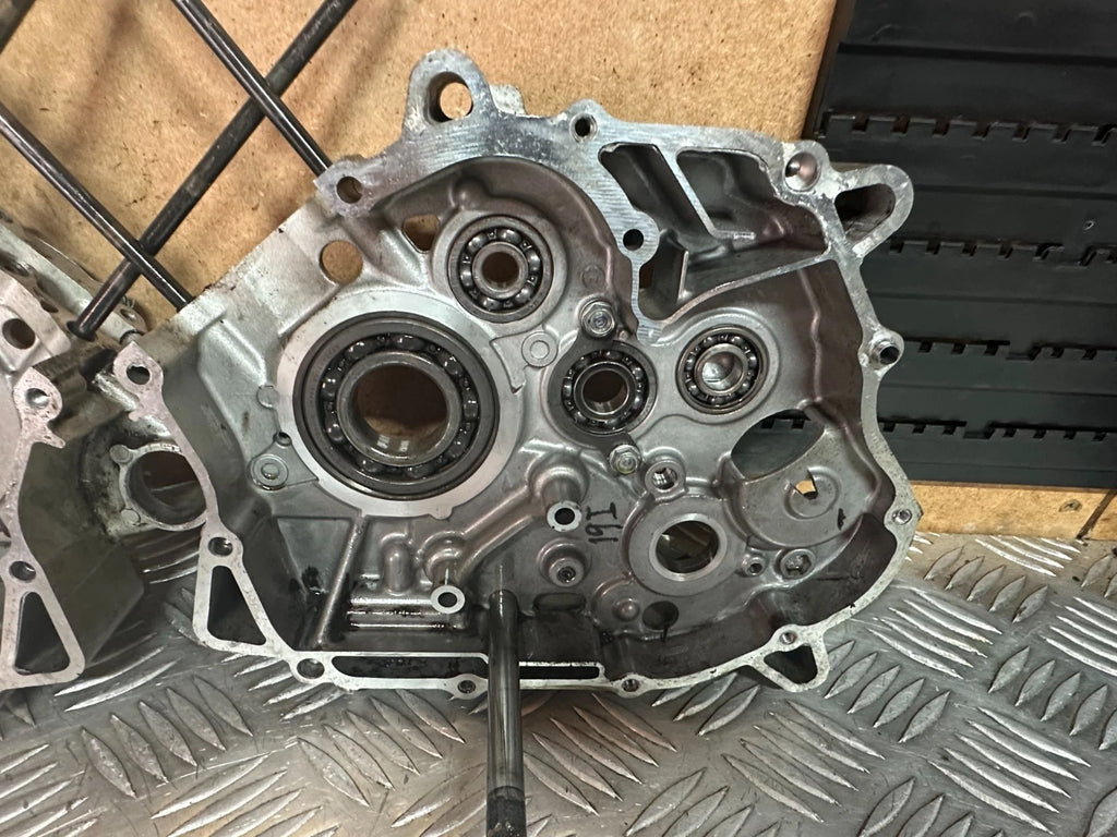 Honda CBR125R Crankcase Pair Of Matching Engine Crankcases 2005 CBR 125