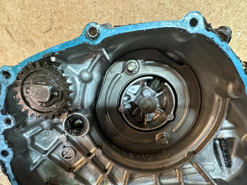 Honda CBR125R Engine Clutch Cover + Water Pump Carb Model CBR125 2005 CBR 125