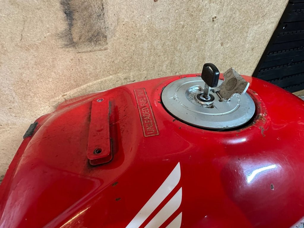 Honda CBR125R Petrol Fuel Gas Tank With Tap Cap & Key + Sender Unit 2005 CBR 125