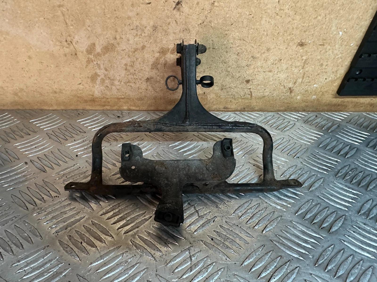 Kawasaki ZX600 Clock Mount Bracket Front Stay Speedo Brace F2 1996 Ninja ZX6R