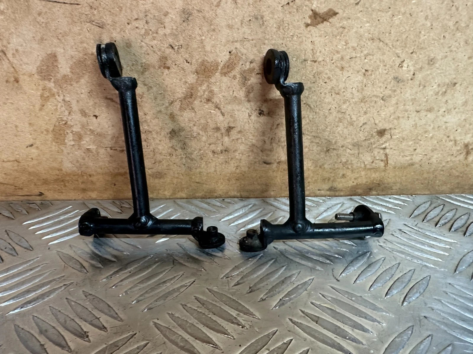 Kawasaki ZX600 Oil cooler Brackets Left & Right 1996 ZX6R Ninja ZX600R