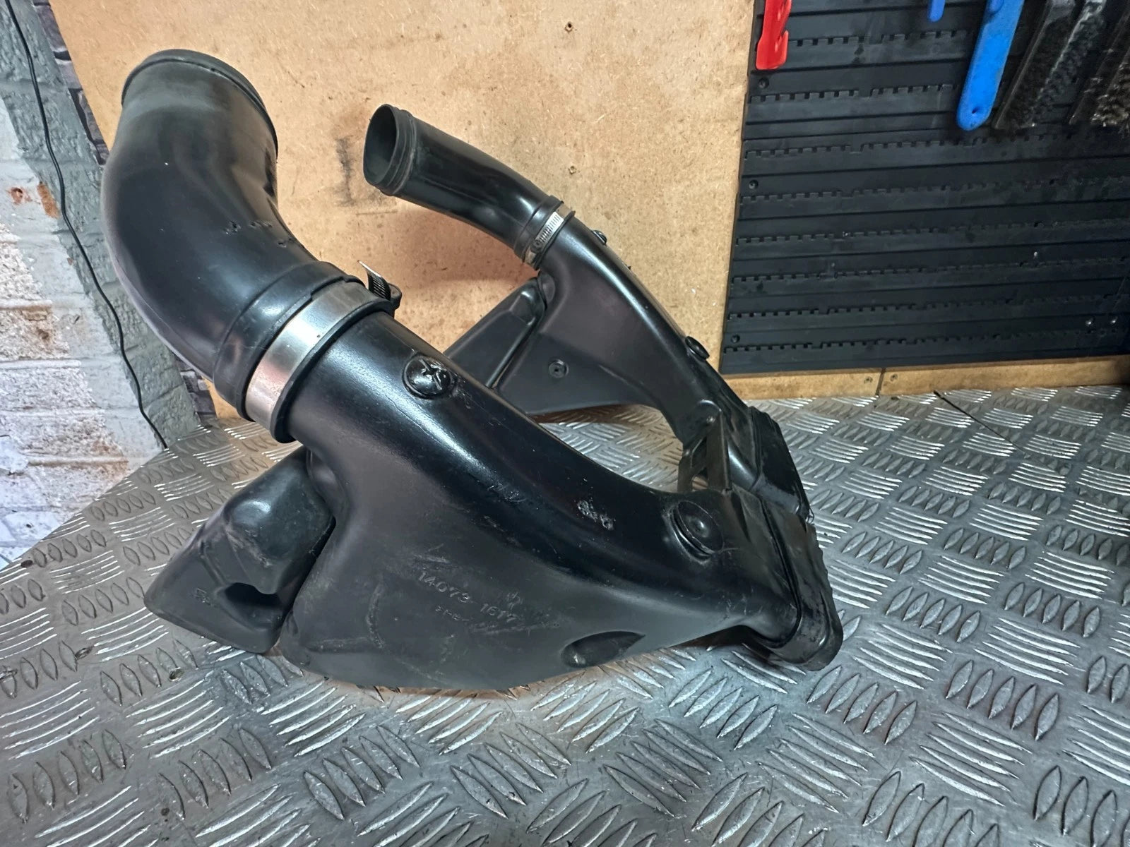 Kawasaki ZX600 Ram Air Intake Ducts Scoops Front Pair F2 F3 1996 Ninja ZX6R