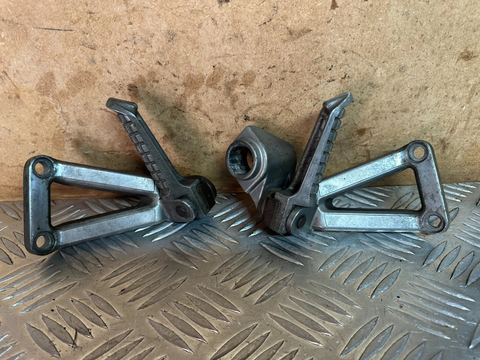 Kawasaki ZX600 Passenger Foot Rests Pillion Rest Hangers ZX6 ZXR 1996 ZX600R
