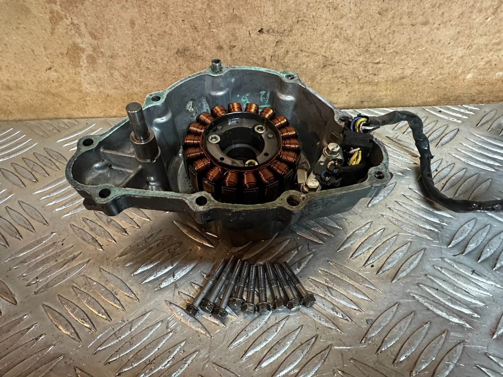 Honda CBR125R Ignition Stator & Flywheel Cover Engine Case CBR125 2005 CBR 125