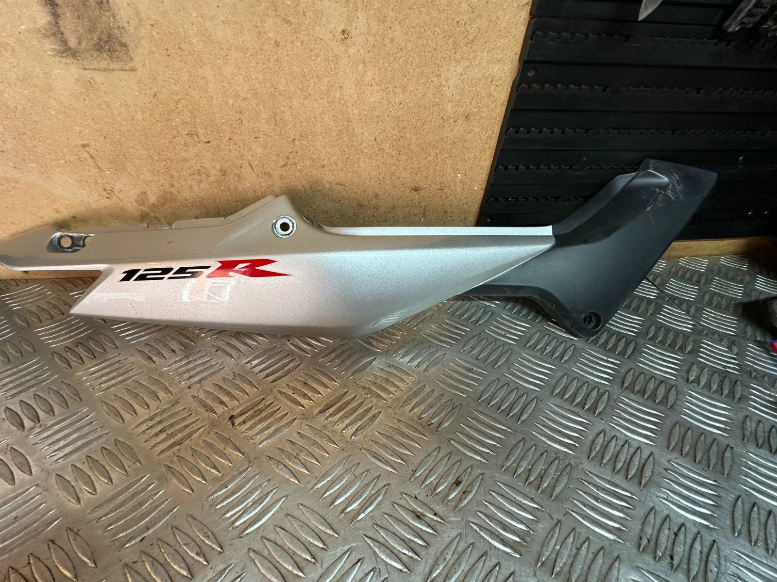 Honda CBR125R Right Rear Side Panel Fairing In Silver CBR125 2005 CBR 125