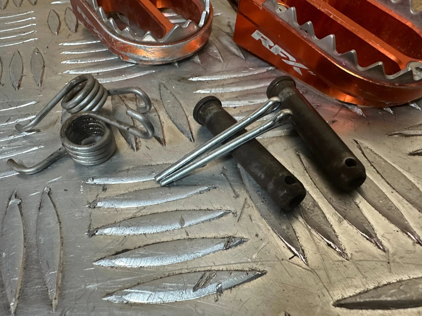 KTM SXF 350 RFX Wide Grip Spike Foot Pegs With Pins & Springs SXF350 XCF SX-F