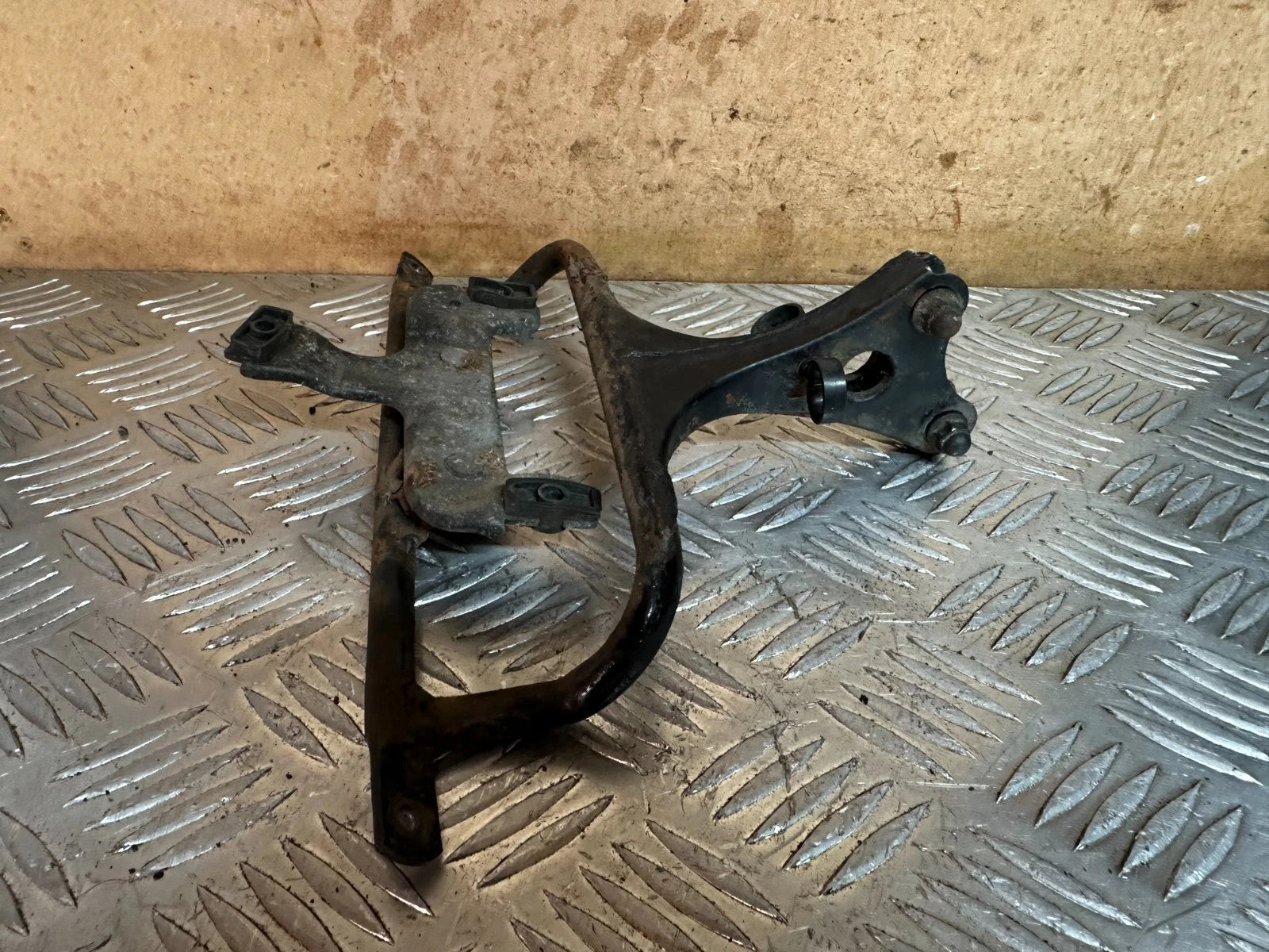 Kawasaki ZX600 Clock Mount Bracket Front Stay Speedo Brace F2 1996 Ninja ZX6R