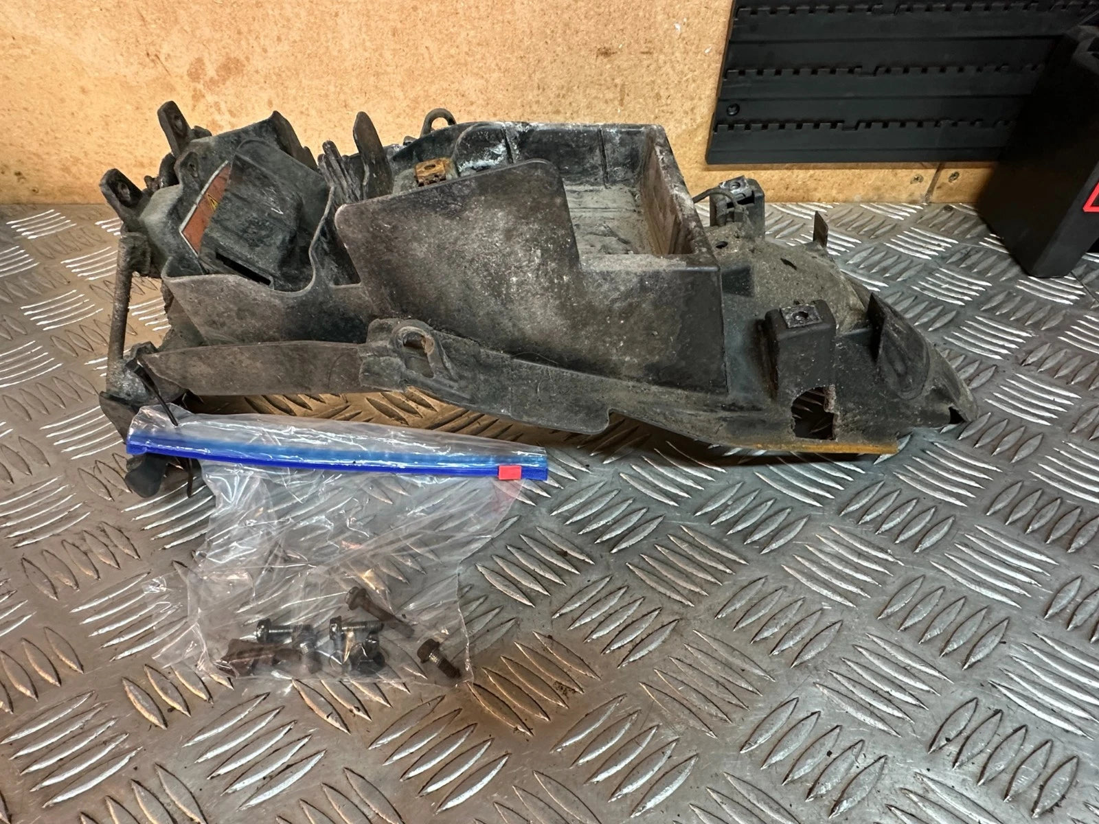 Honda CBF125 rear Mudguard / Fender / Battery Tray With Bolts 2012 CBF 125