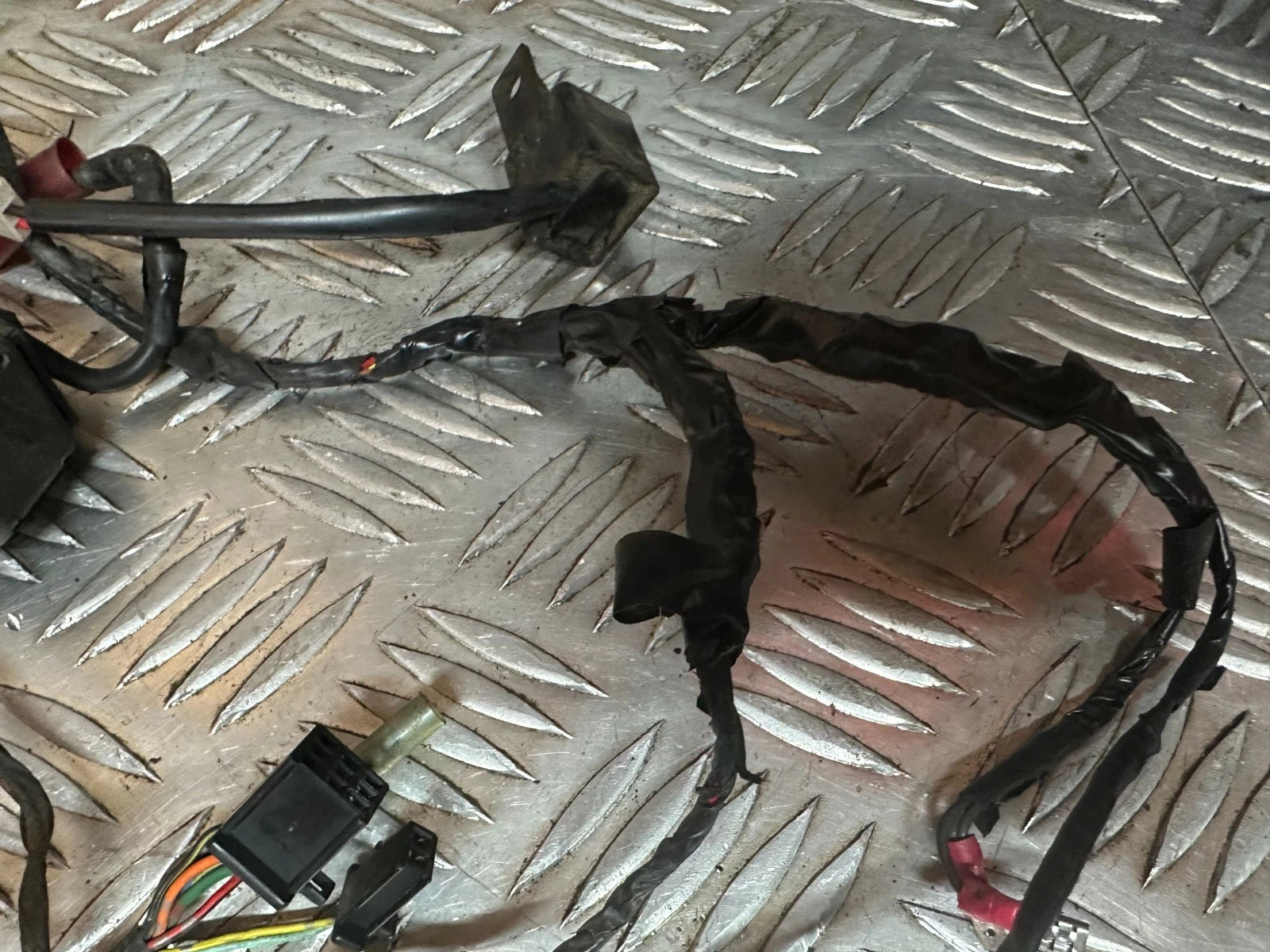 Kawasaki ZX600 Wiring Loom Harness Fuse Box Regulator Etc 1996 ZX6R Ninja ZX600R