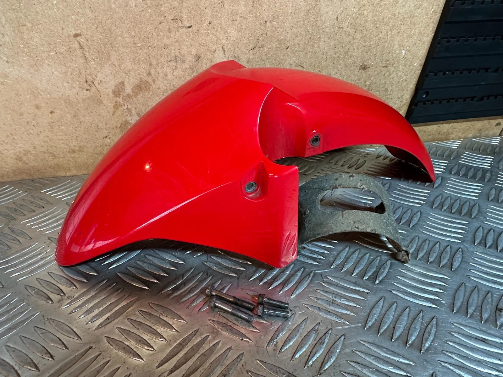 Honda CBR125R Front Mudguard Fender + Bracket & Bolts VGC CBR125 2005 CBR 125