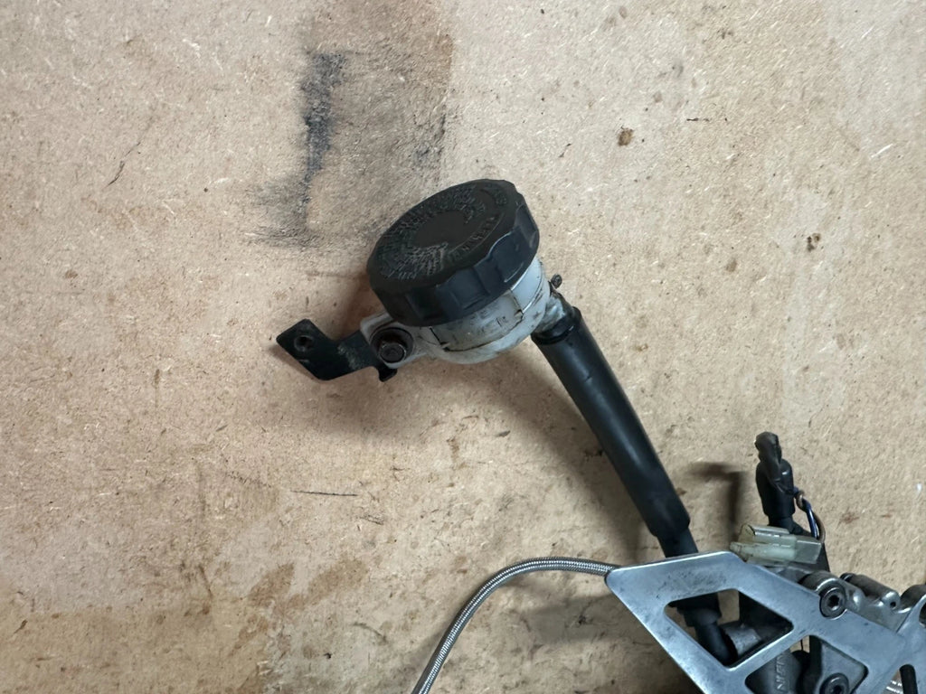 Kawasaki ZX600 Rear Brake Complete Master + Caliper + Foot Rest Hanger 1996 ZX6R