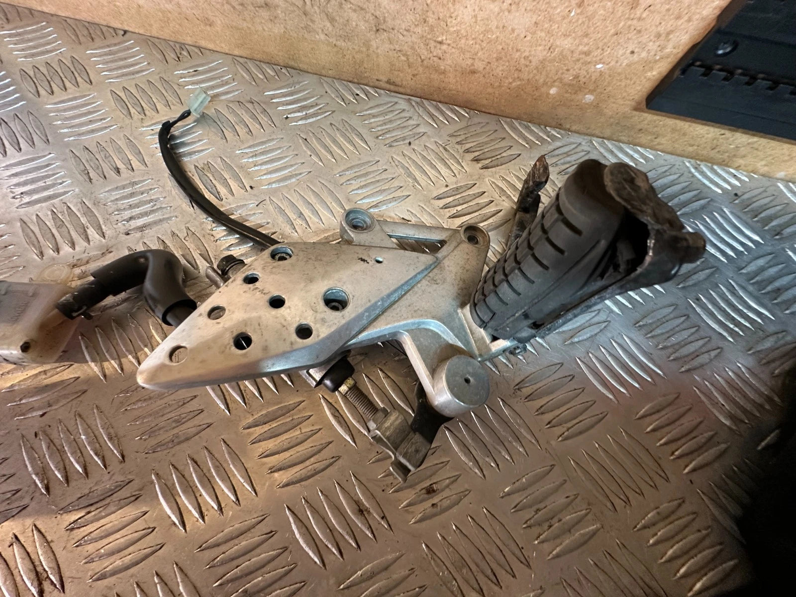 Honda CBR125R Rear Brake Master Cylinder + Foot Rest Hanger Peg 2005 CBR 125