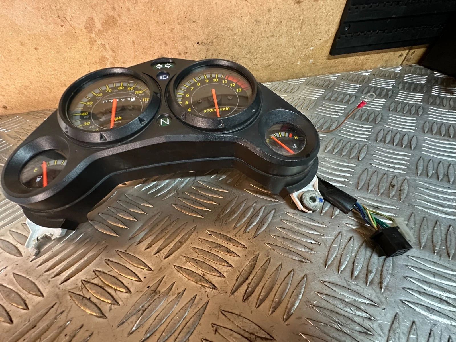 Honda CBR125R Clocks Dash Speedo Tacho 2005 CBR 125