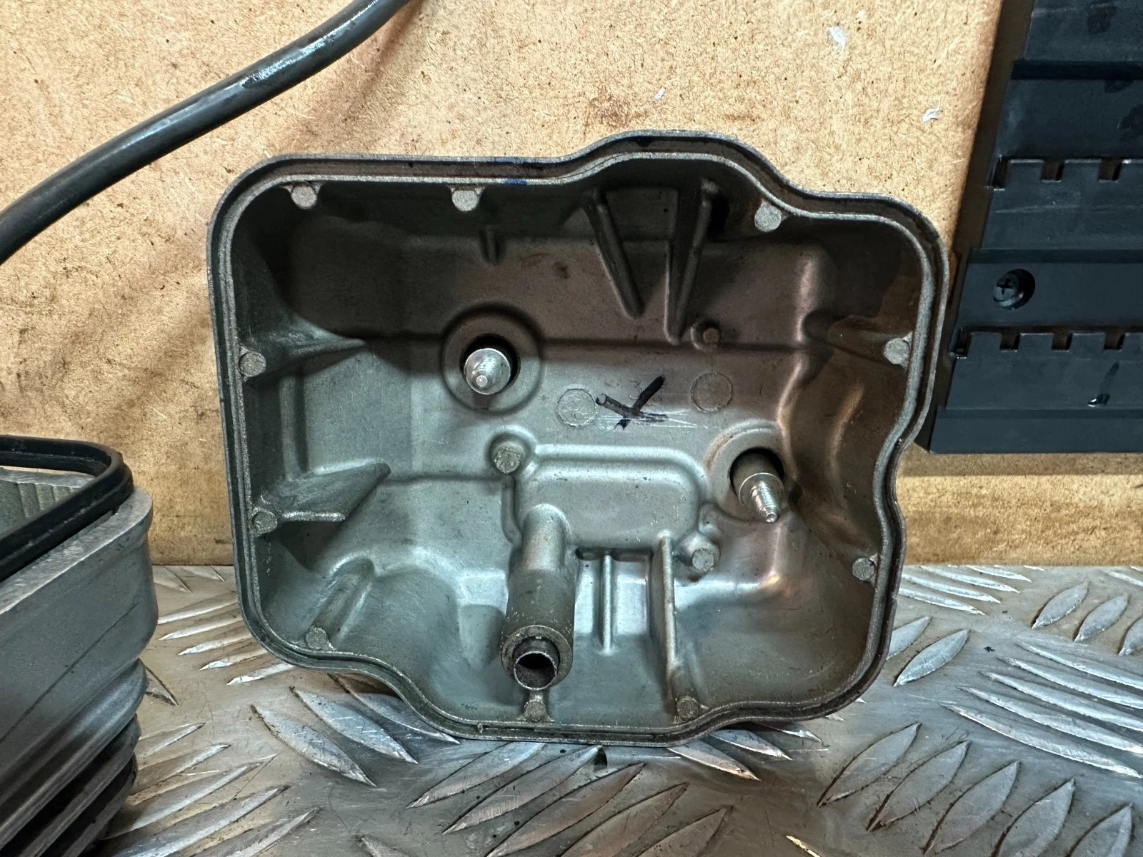 Honda CBR125R Cylinder Head + Camshaft + Bolts + Cover Carb Model 2005 CBR 125