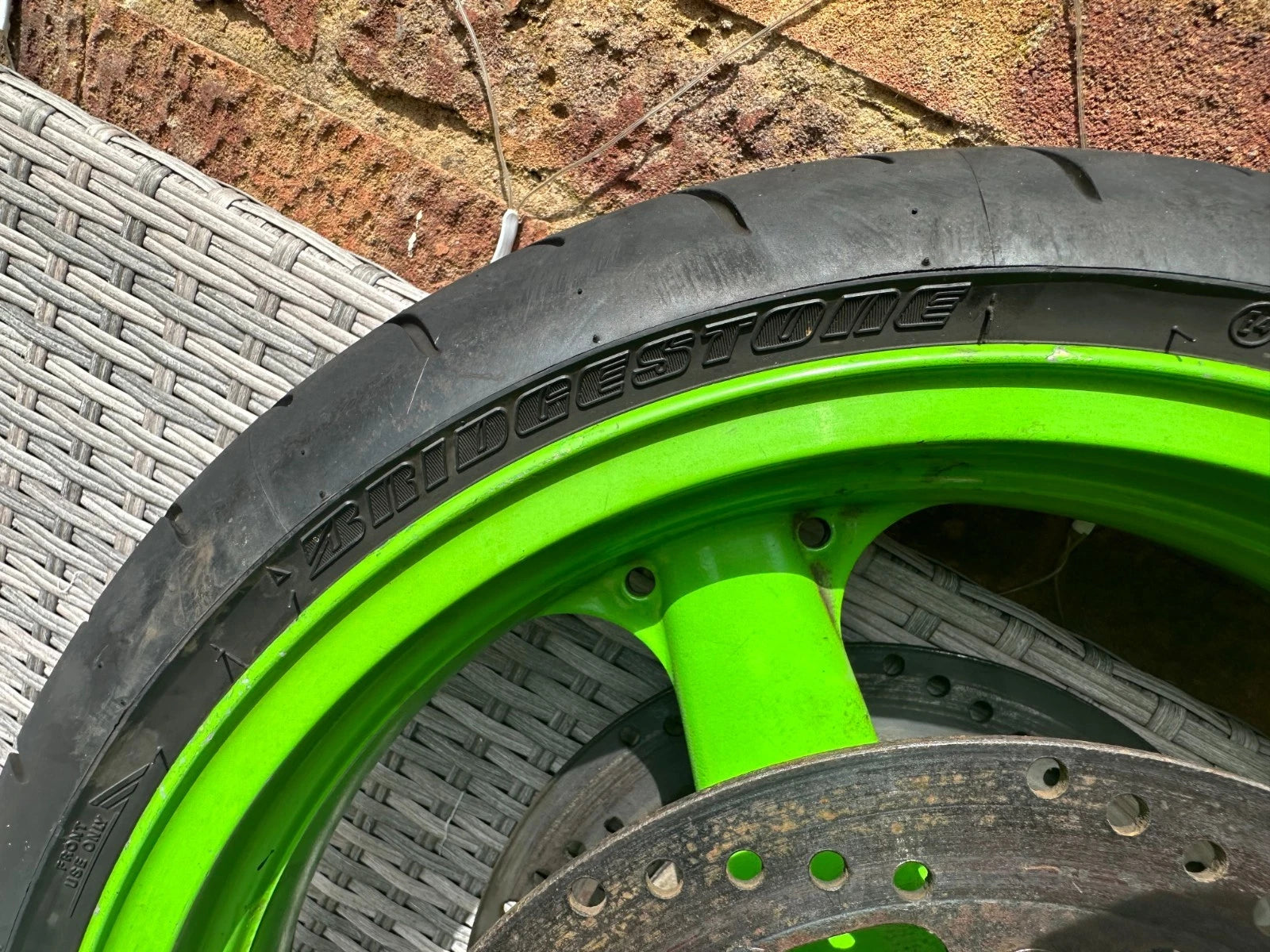 Kawasaki ZX600 Front Wheel + Discs & Good Bridgestone Tyre ZXR ZX600R