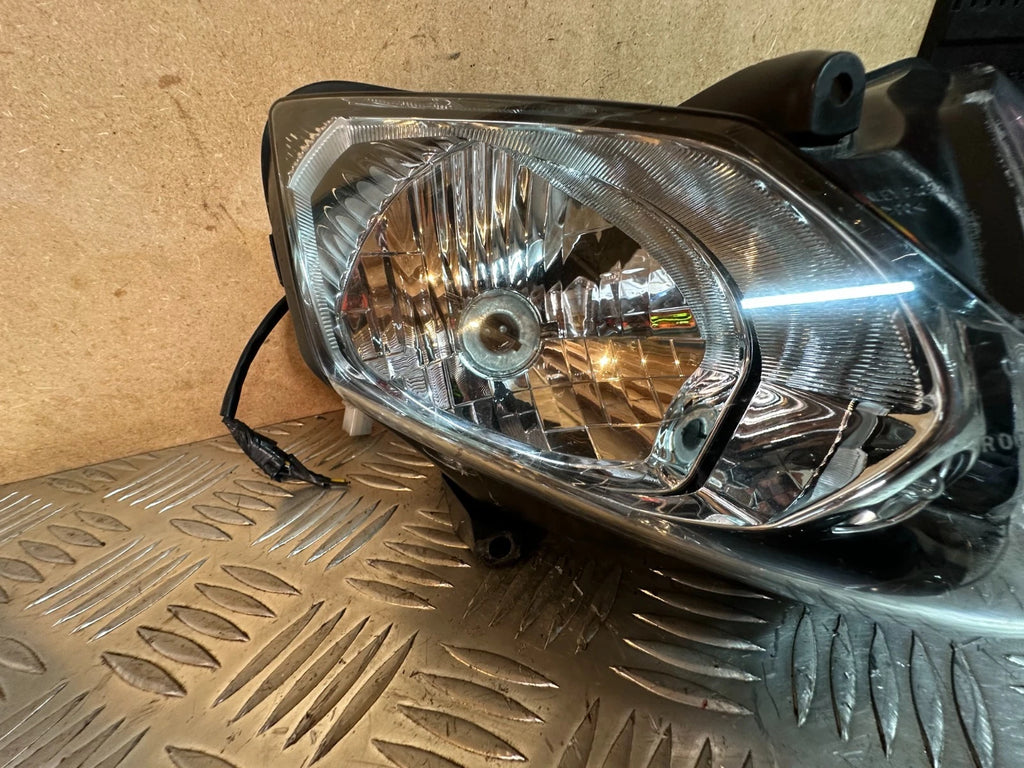 Honda CBR125R Headlight Front Light Nose With Loom 2005 CBR 125