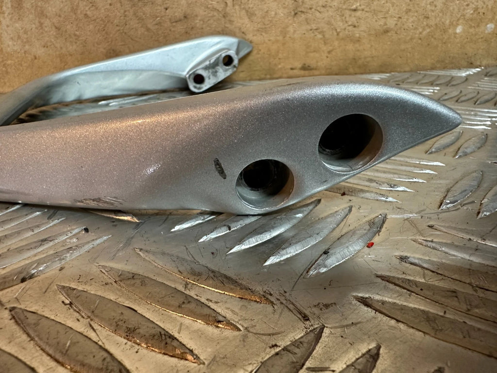 Honda CBR125 Grab Handle With Bolts Passenger pillion Grab Rail 2005 CBR 125