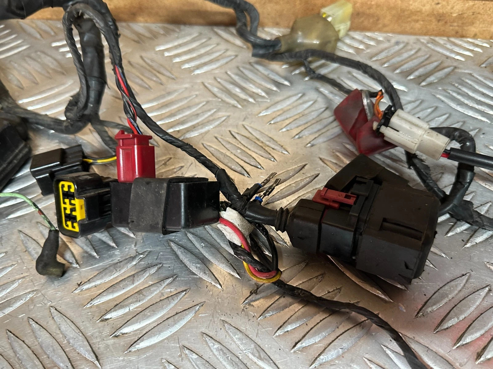 Kawasaki ZX600 Wiring Loom Harness Fuse Box Regulator Etc 1996 ZX6R Ninja ZX600R