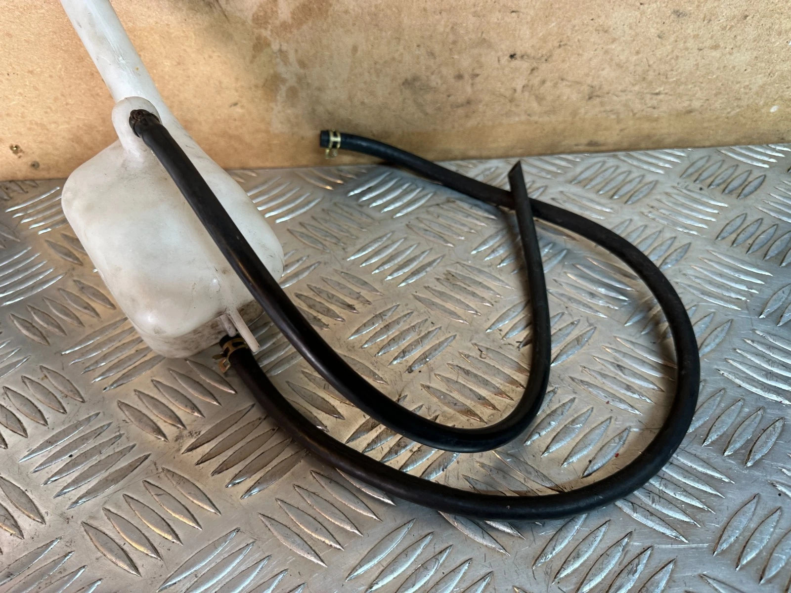 Honda CBR125R Coolant Header Tank Expansion Bottle 2005 CBR 125