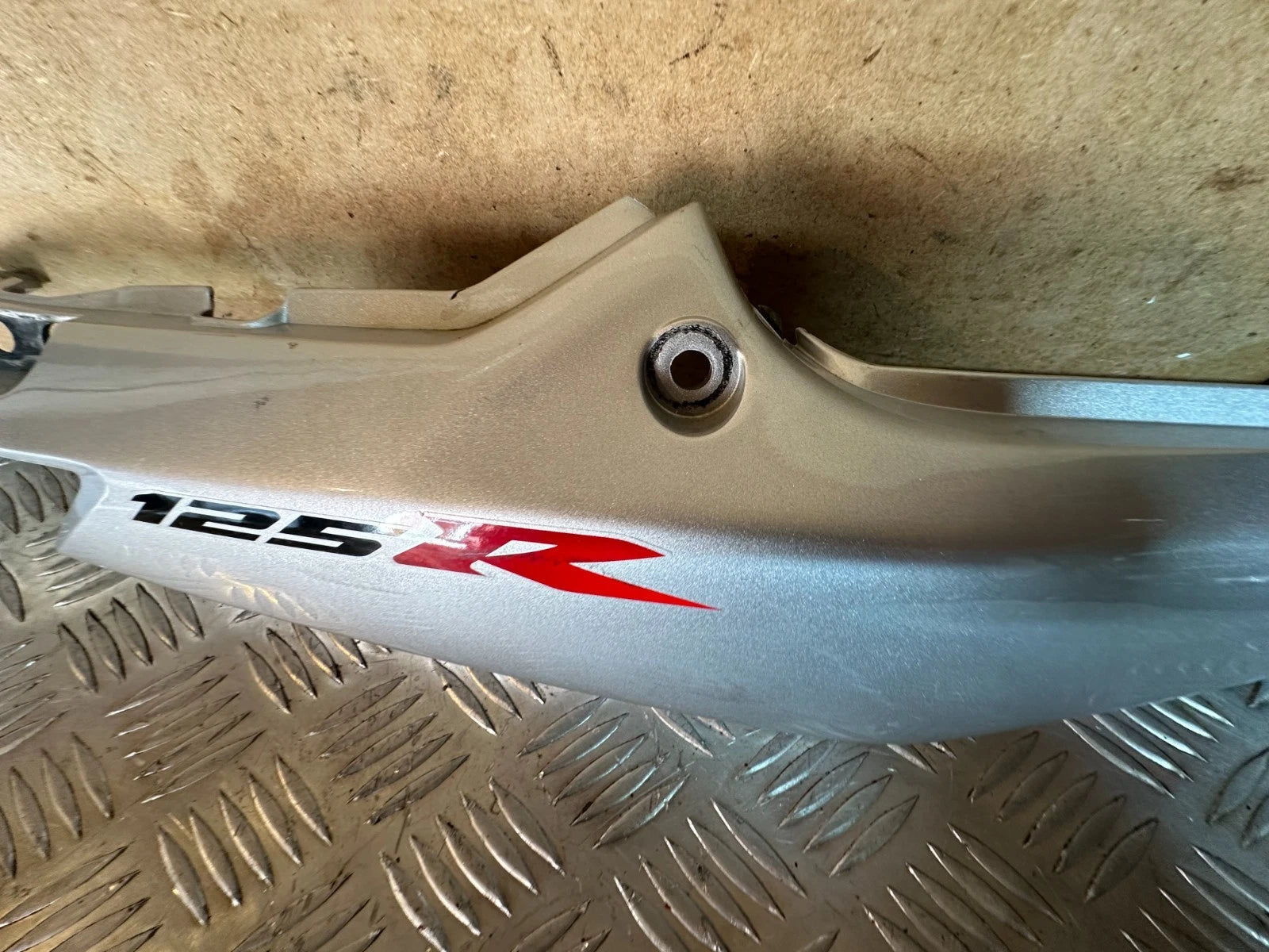 Honda CBR125R Right Rear Side Panel Fairing In Silver CBR125 2005 CBR 125