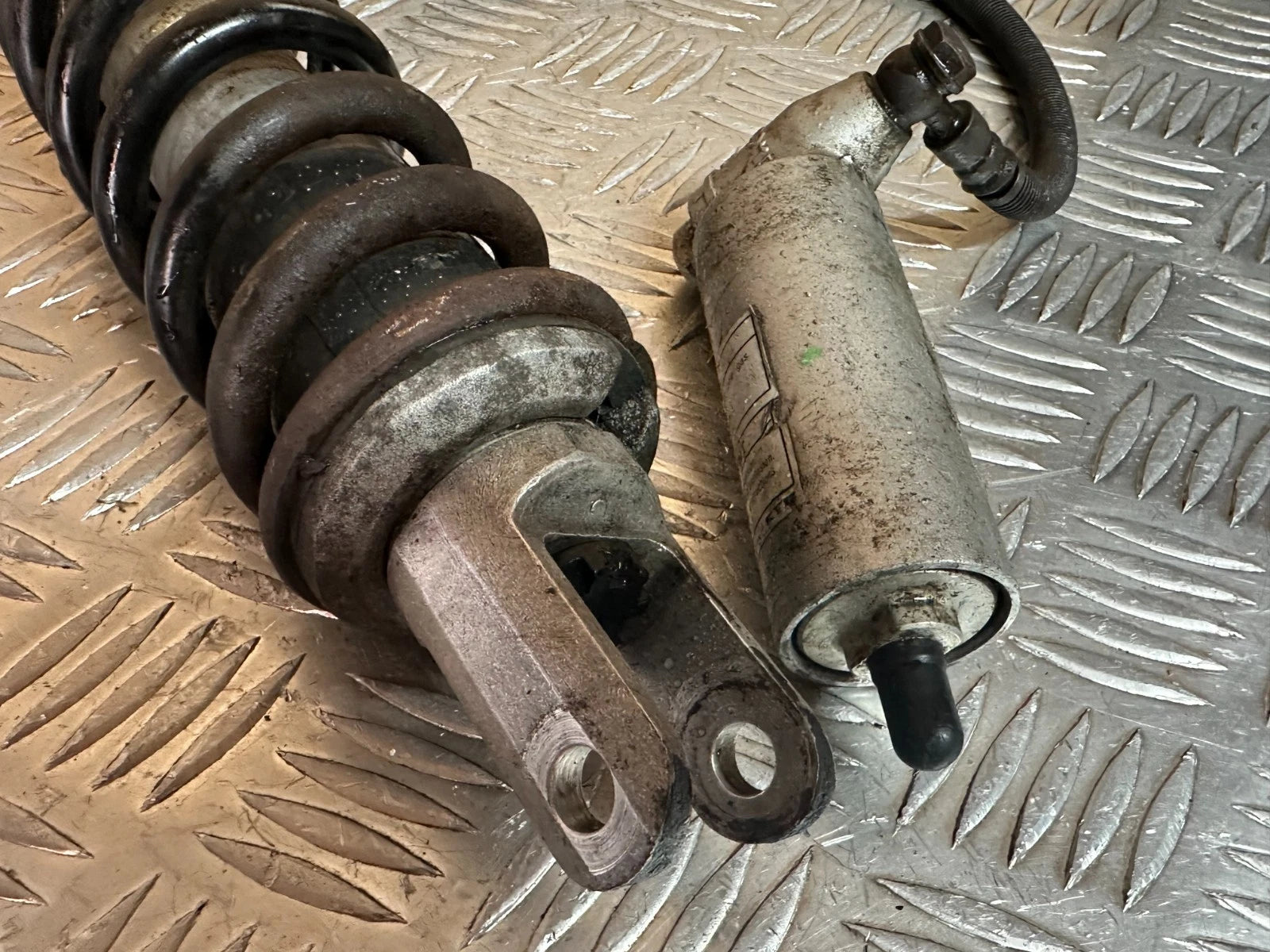 Kawasaki ZX600 Rear Shock Absorber Suspension ZX6 ZXR 1996 ZX600R