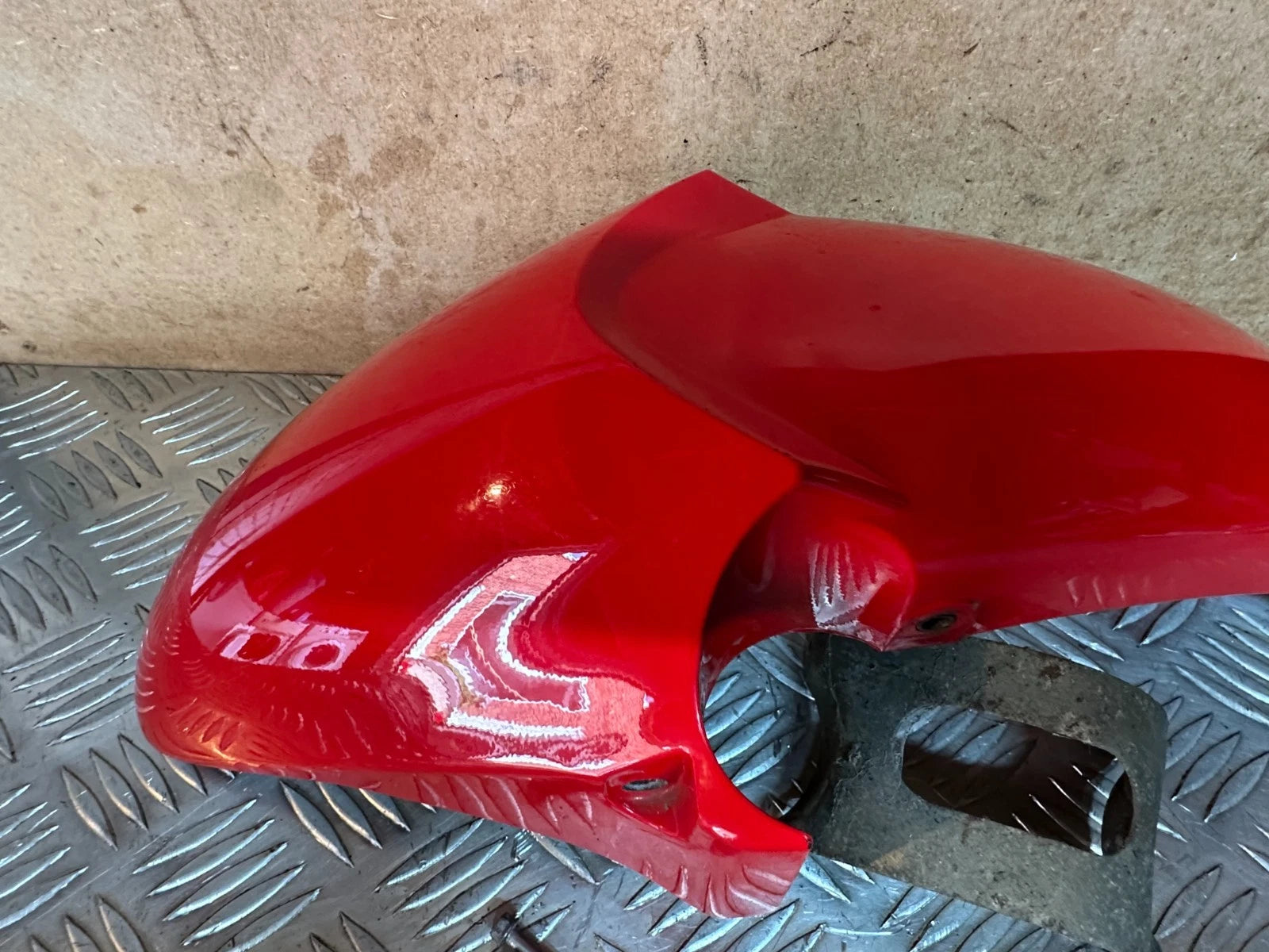 Honda CBR125R Front Mudguard Fender + Bracket & Bolts VGC CBR125 2005 CBR 125