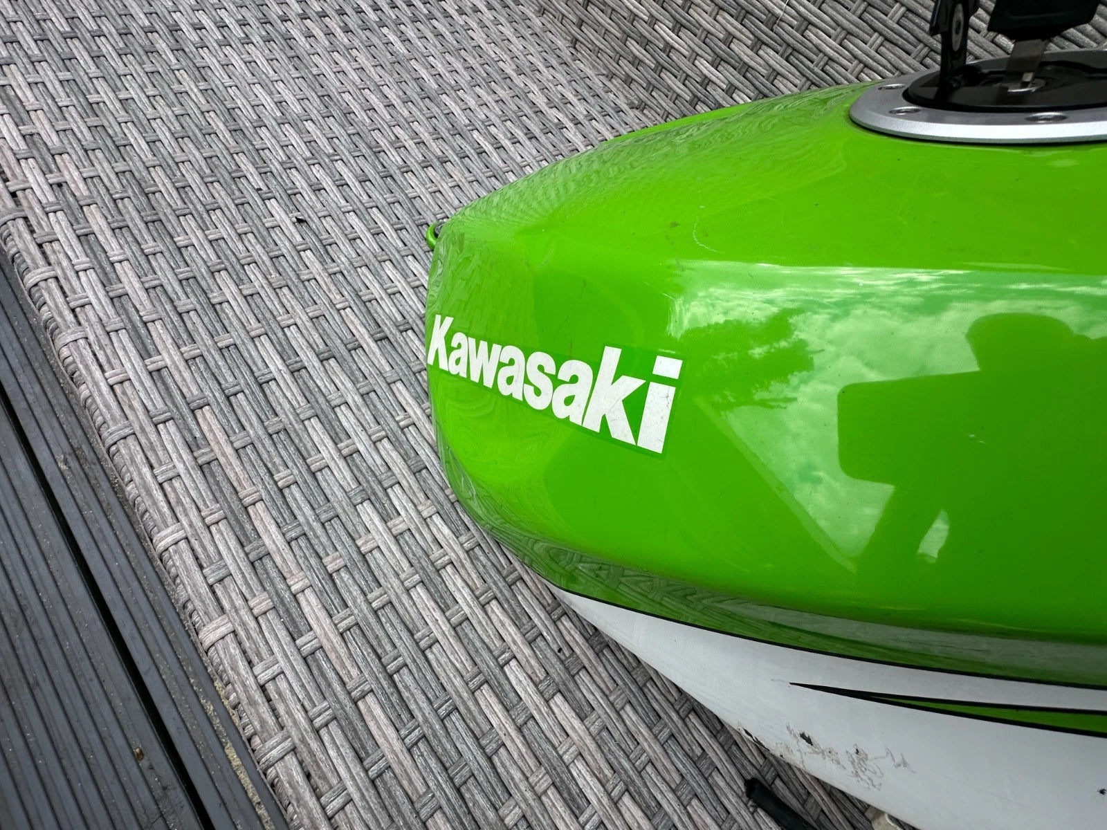Kawasaki ZX600 Fuel Petrol Gas Tank With Cap & Key F2 F3 1996 Ninja ZX6R