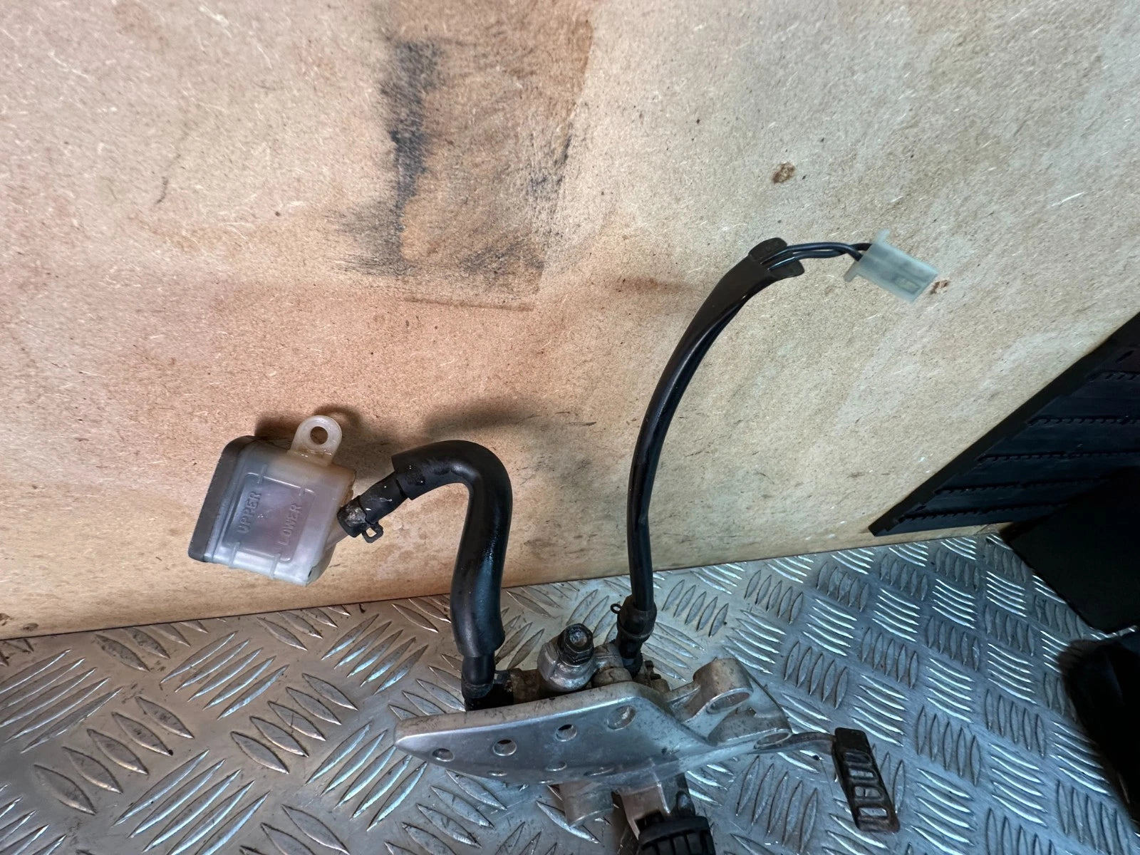 Honda CBR125R Rear Brake Master Cylinder + Foot Rest Hanger Peg 2005 CBR 125