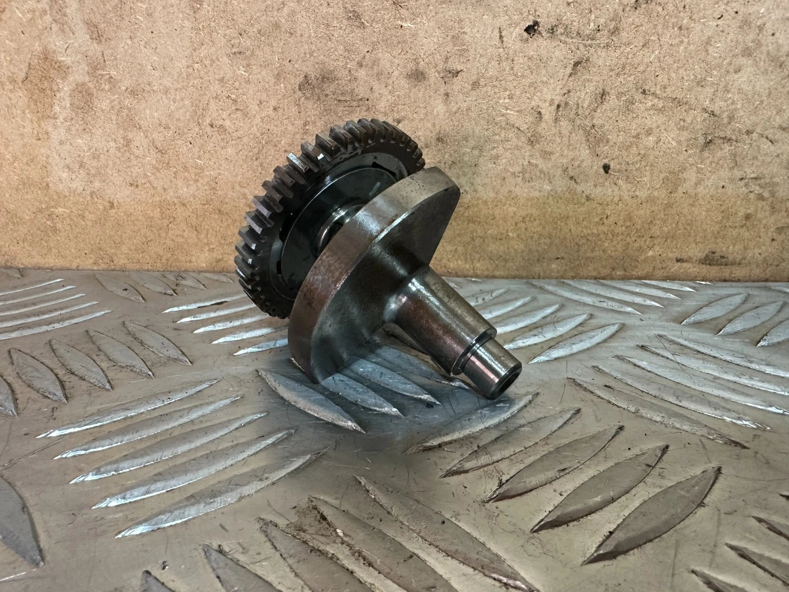 Honda CBR125R Counterbalance shaft Crankshaft Counter Balancer Gear 2005 CBR 125