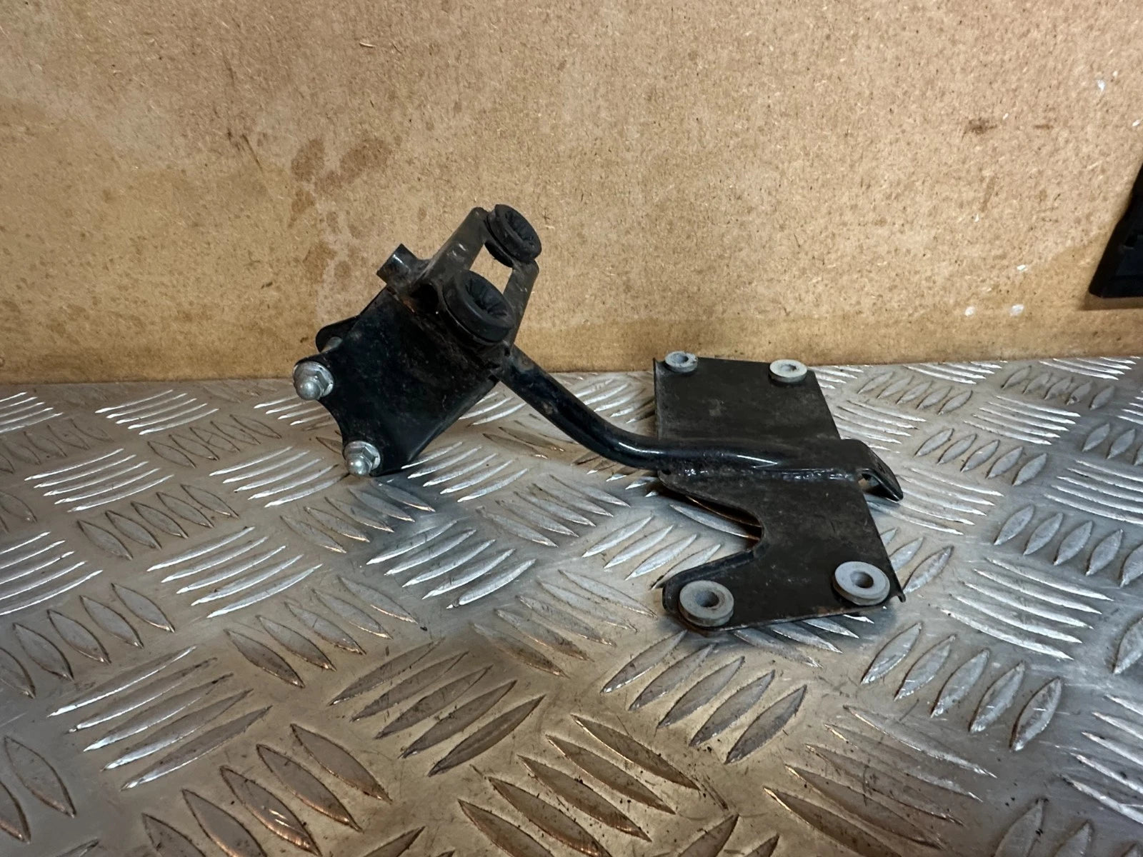 Honda CBF125 Headlight / Speedo Bracket For Clocks / Nose Cone 2012 CBF 125