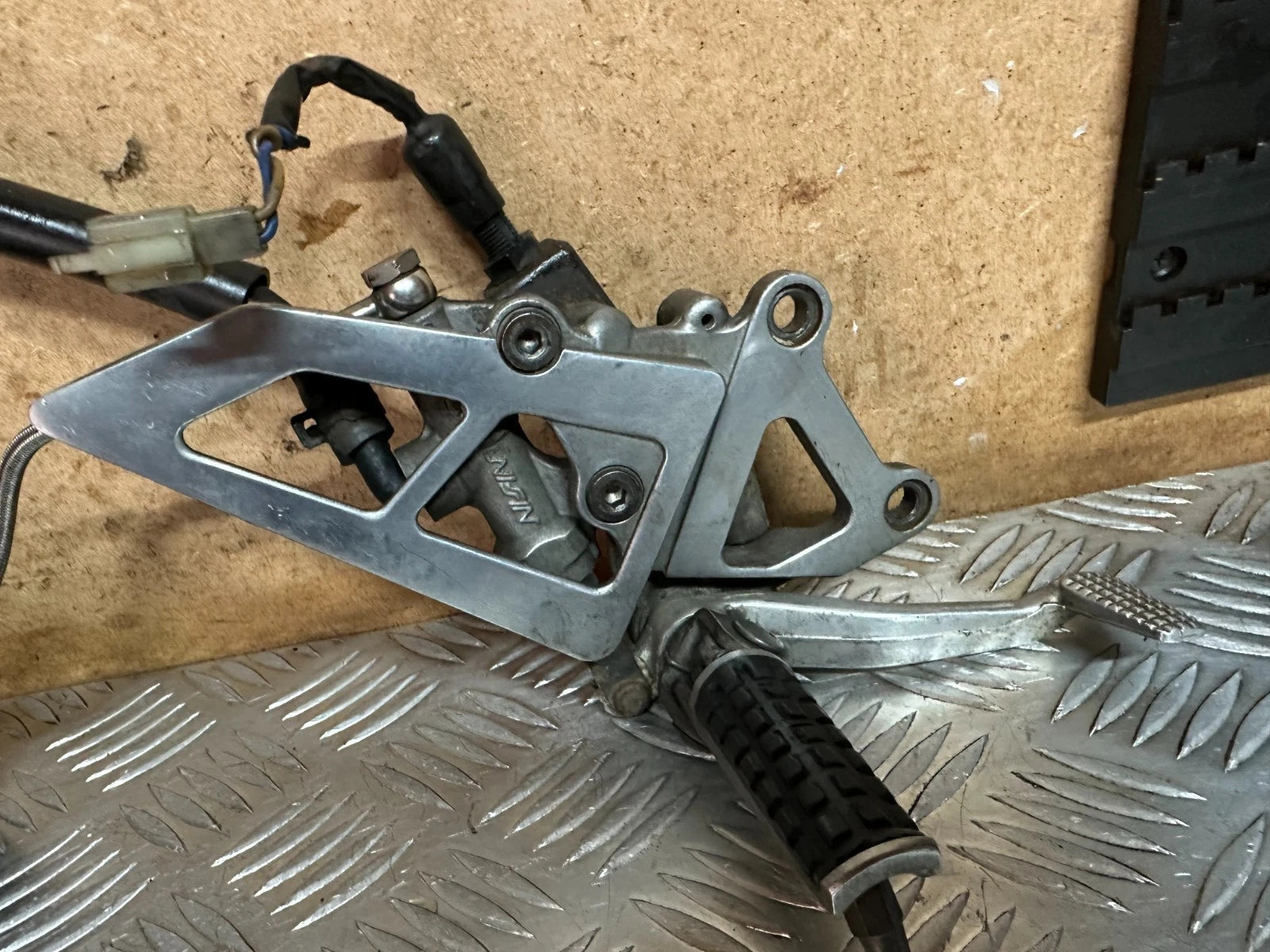 Kawasaki ZX600 Rear Brake Complete Master + Caliper + Foot Rest Hanger 1996 ZX6R