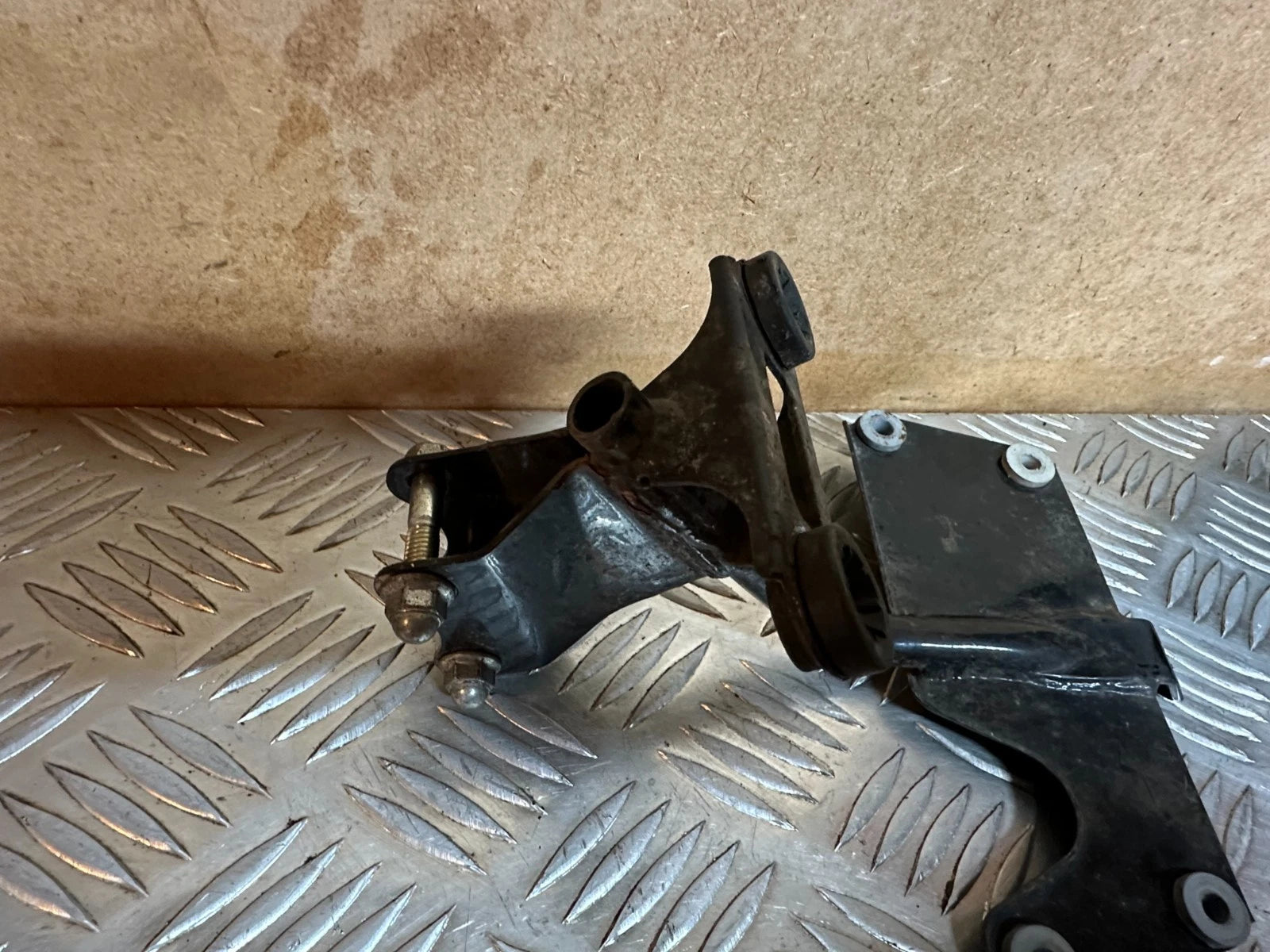 Honda CBF125 Headlight / Speedo Bracket For Clocks / Nose Cone 2012 CBF 125
