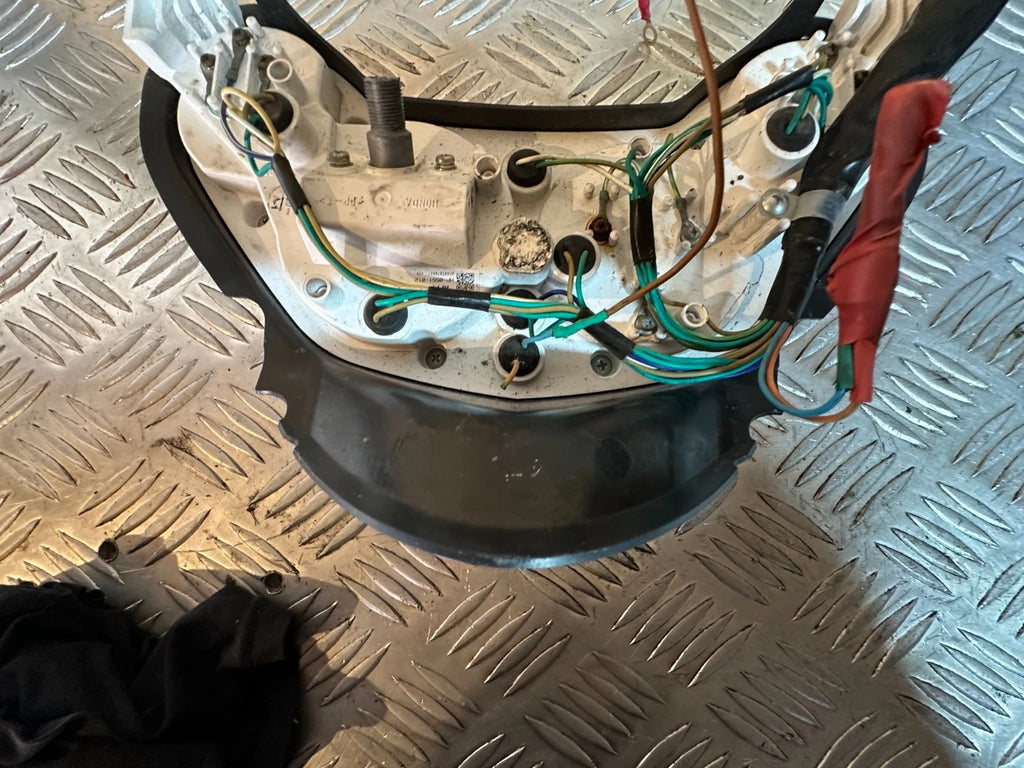 Honda CBR125R Clocks Dash Speedo Tacho 2005 CBR 125